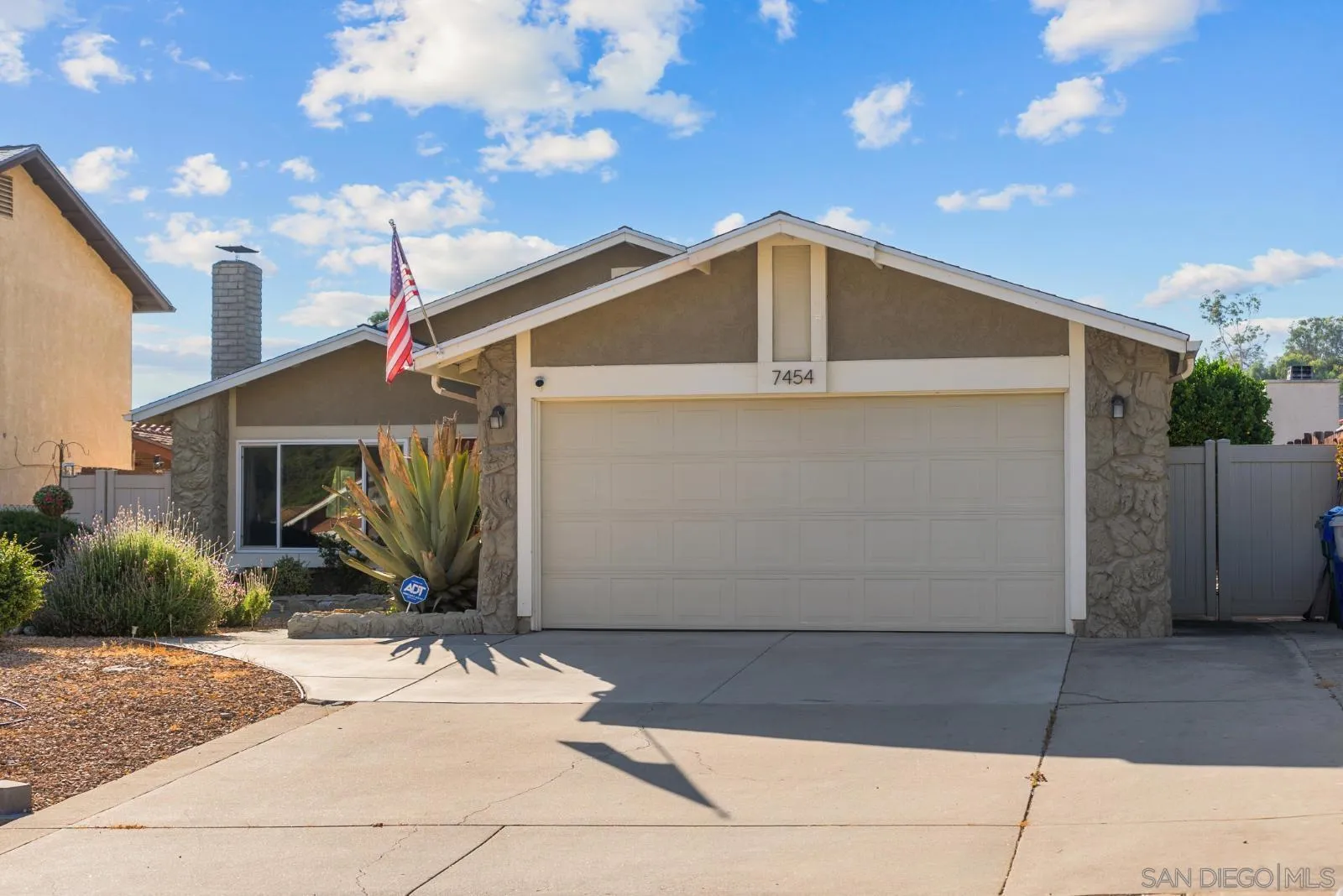 https://cdn.realtyfeed.com/cdn/127/260006854/43a6d065b1cbbf74fa8c65d2a1557d89.webp