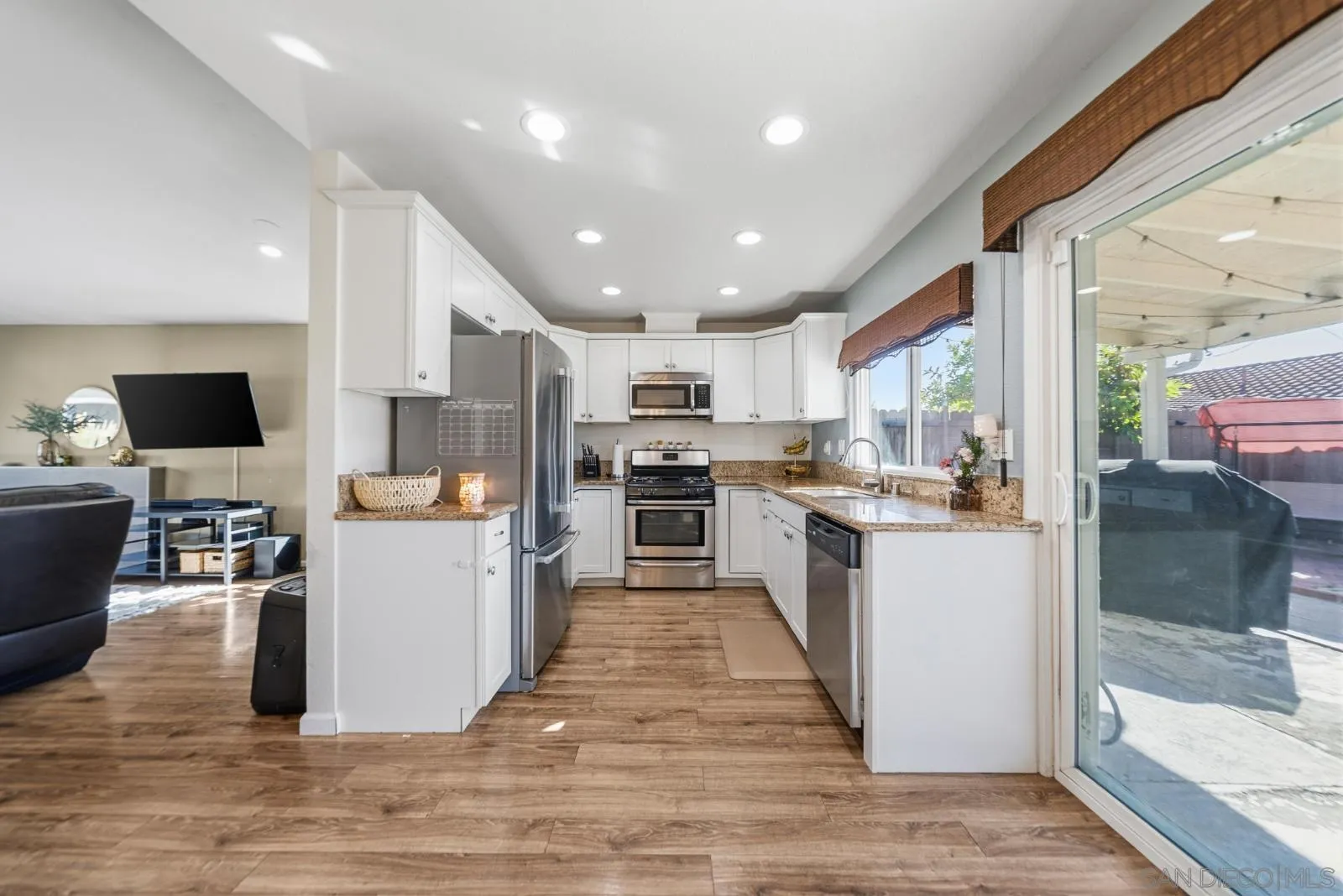 https://cdn.realtyfeed.com/cdn/127/260006854/9cba9f100b79a5130f2648101710a5bb.webp