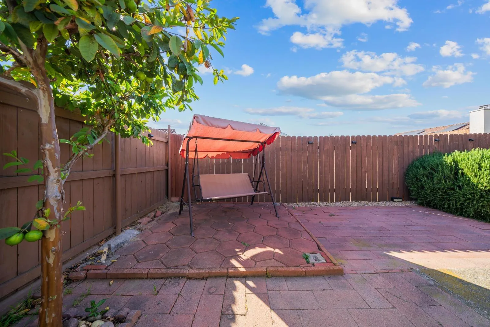 https://cdn.realtyfeed.com/cdn/127/260006854/cf01699ba0a062281a61fc9ef5033d24.webp