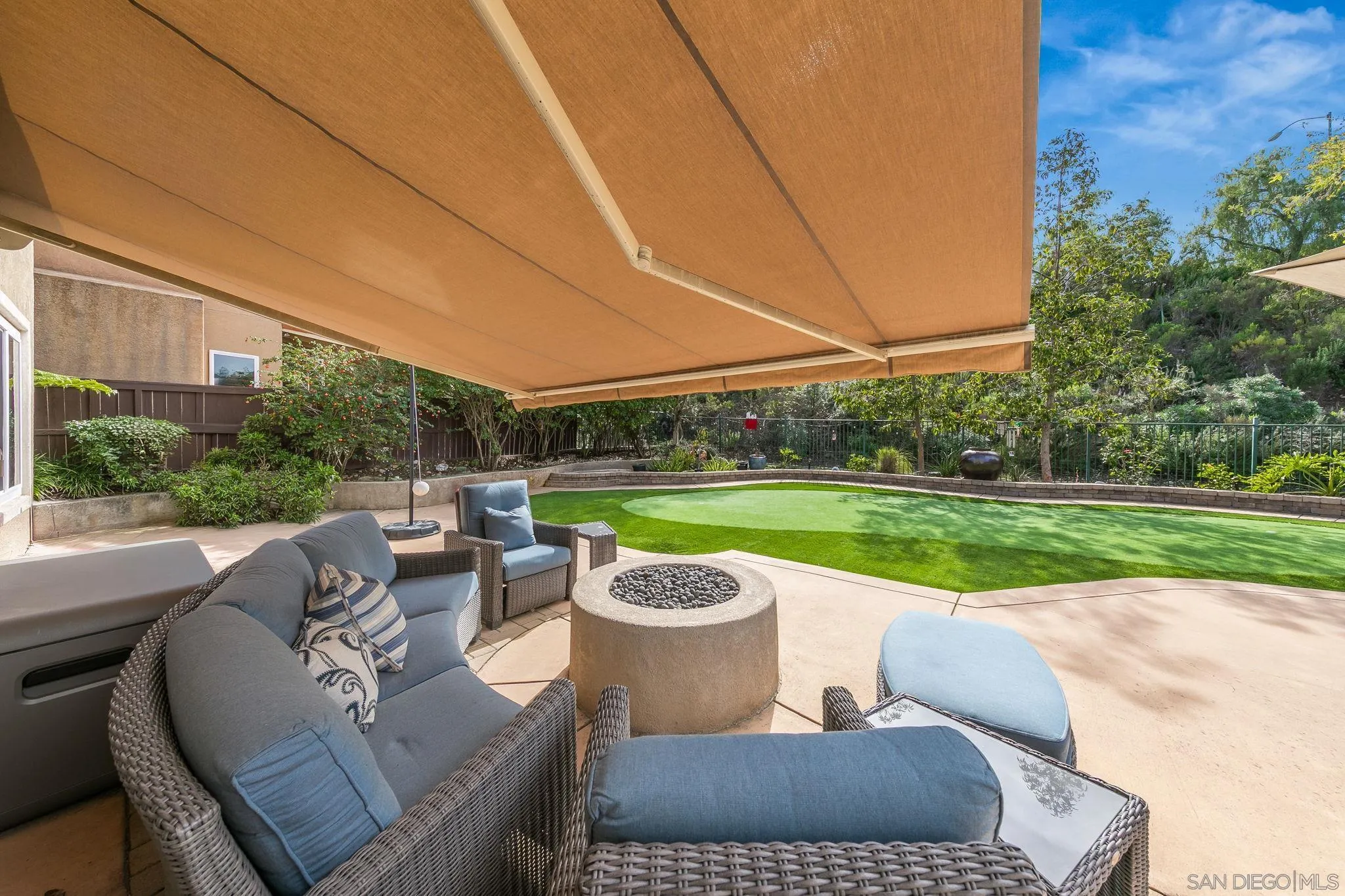 https://cdn.realtyfeed.com/cdn/127/260006859/41317ce6280cf9c0951d69e1419bffa0.webp