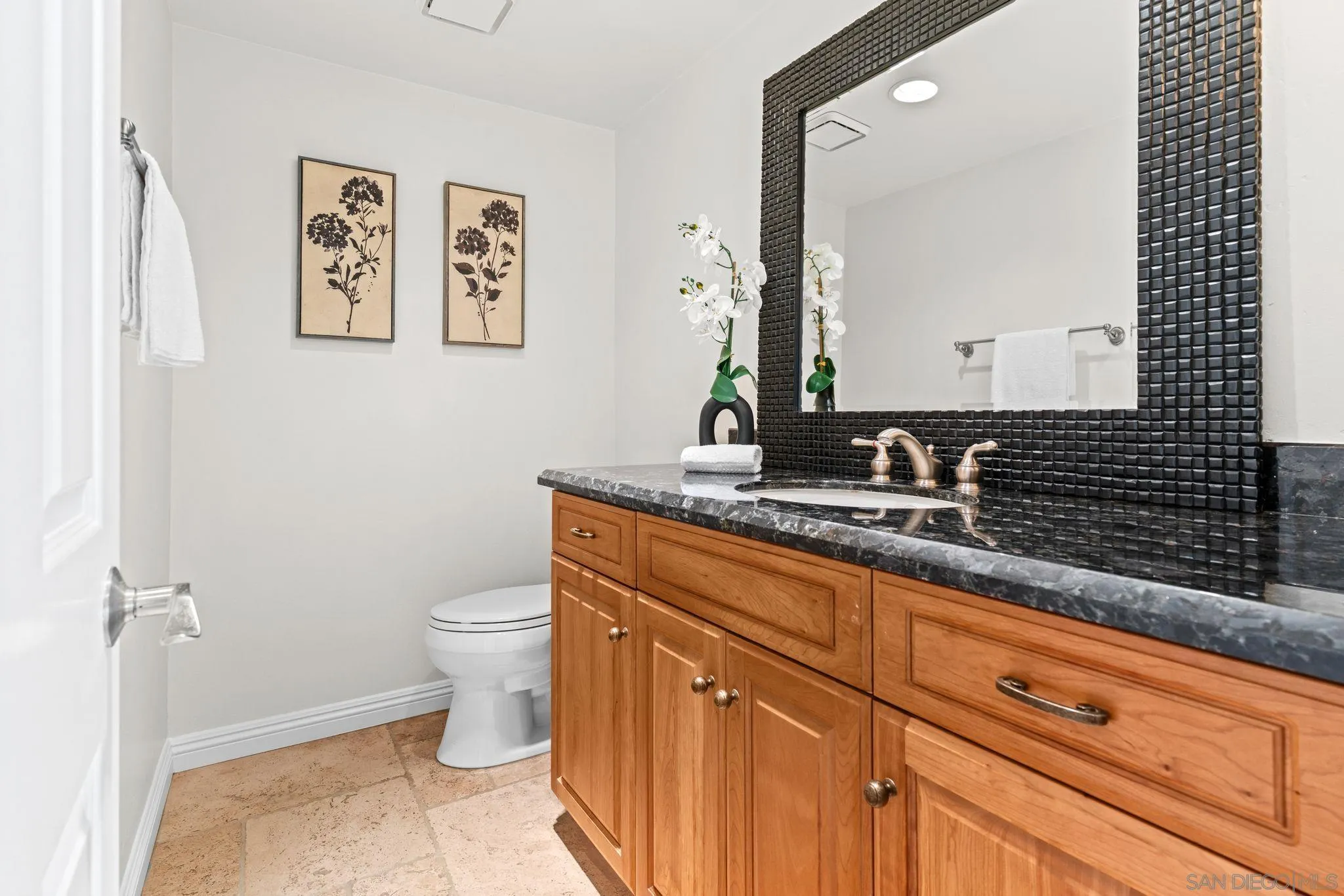 https://cdn.realtyfeed.com/cdn/127/260006860/5953cbf56b8d763439c70dd444b9743b.webp