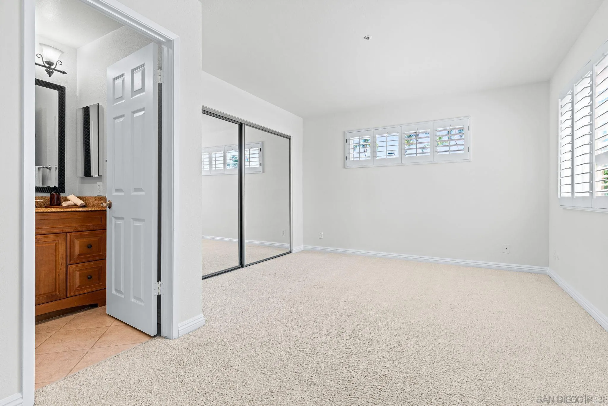 https://cdn.realtyfeed.com/cdn/127/260006860/abd560db2e572b3e3024822a84fa7af4.webp