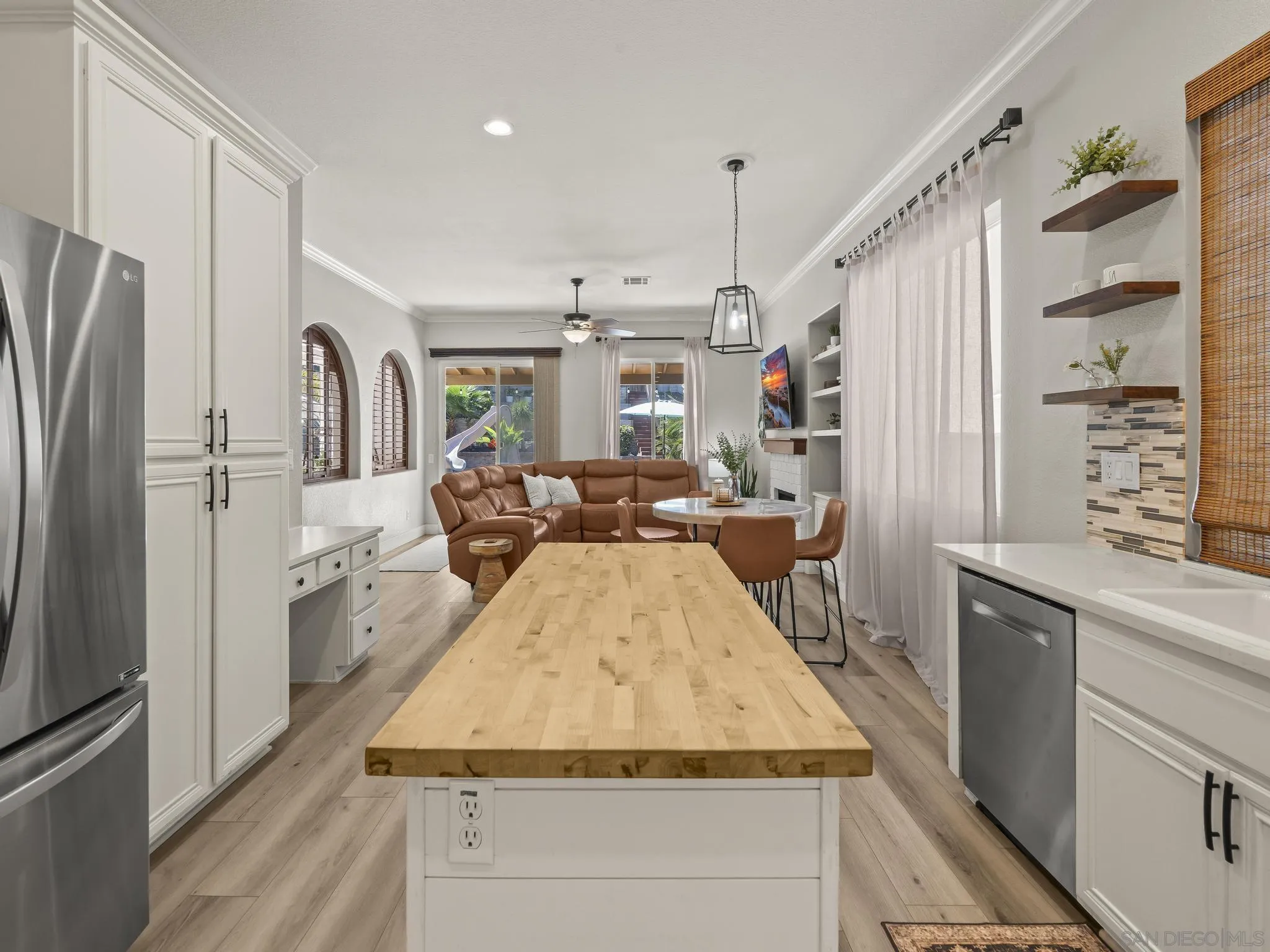 https://cdn.realtyfeed.com/cdn/127/260006861/24ff9b3cb2862ba73b9af8c9cc3642eb.webp