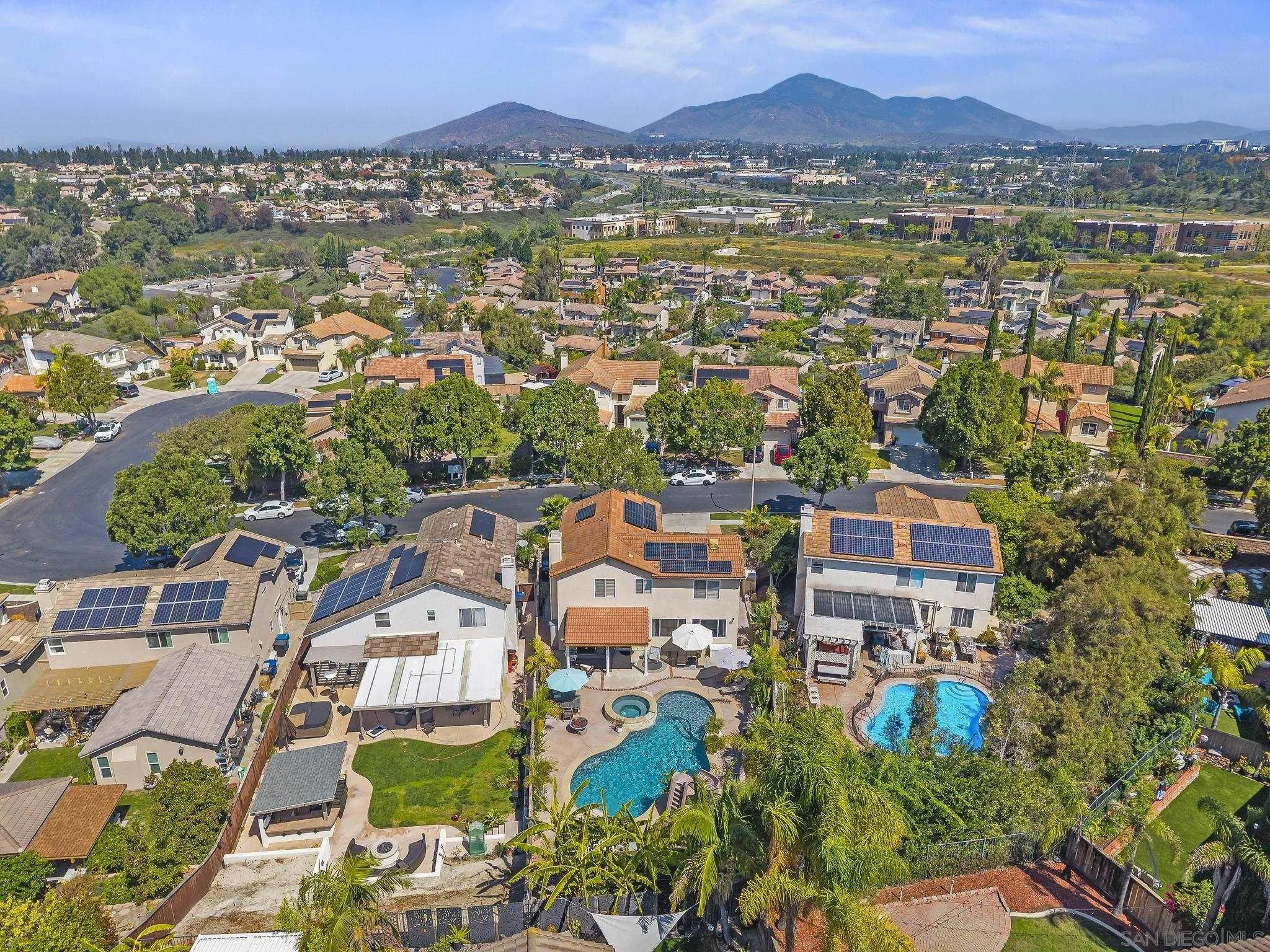 https://cdn.realtyfeed.com/cdn/127/260006861/d6a8cc21de193e2c068abd46725f348f.webp