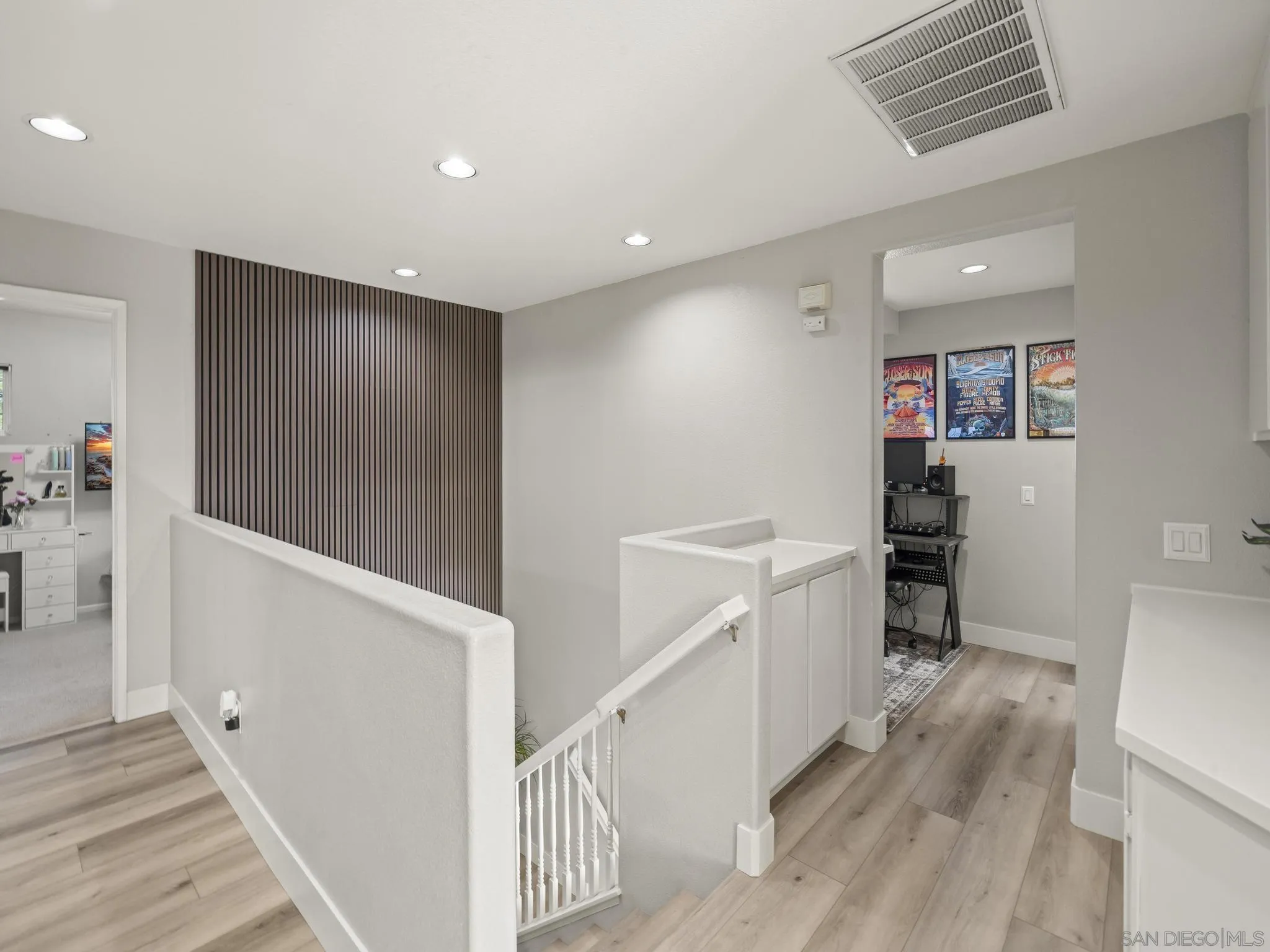 https://cdn.realtyfeed.com/cdn/127/260006861/f713fba50d96101b2fe5394a53900238.webp