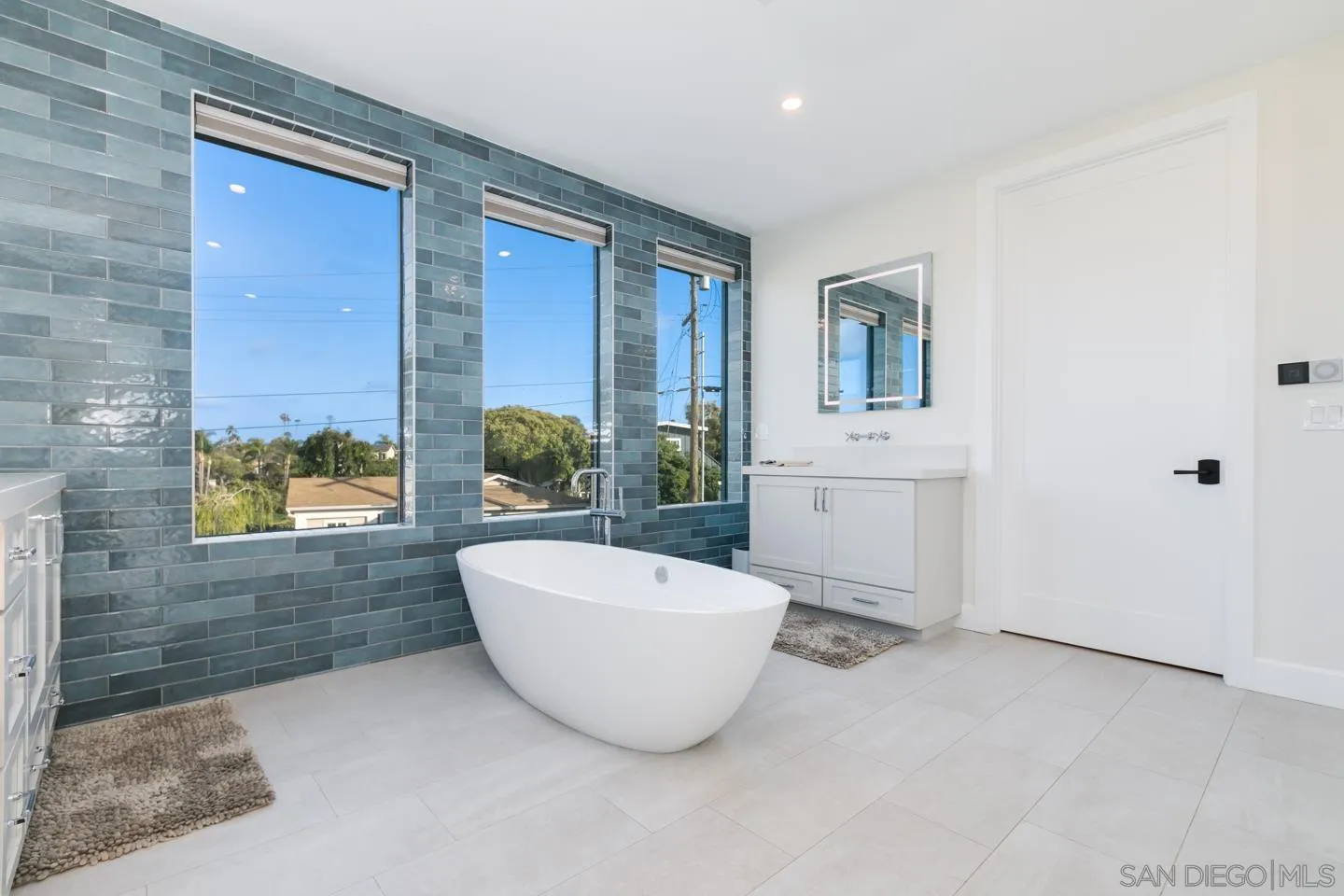 https://cdn.realtyfeed.com/cdn/127/260006868/17e944041a7478e80bee1277e136d86b.webp