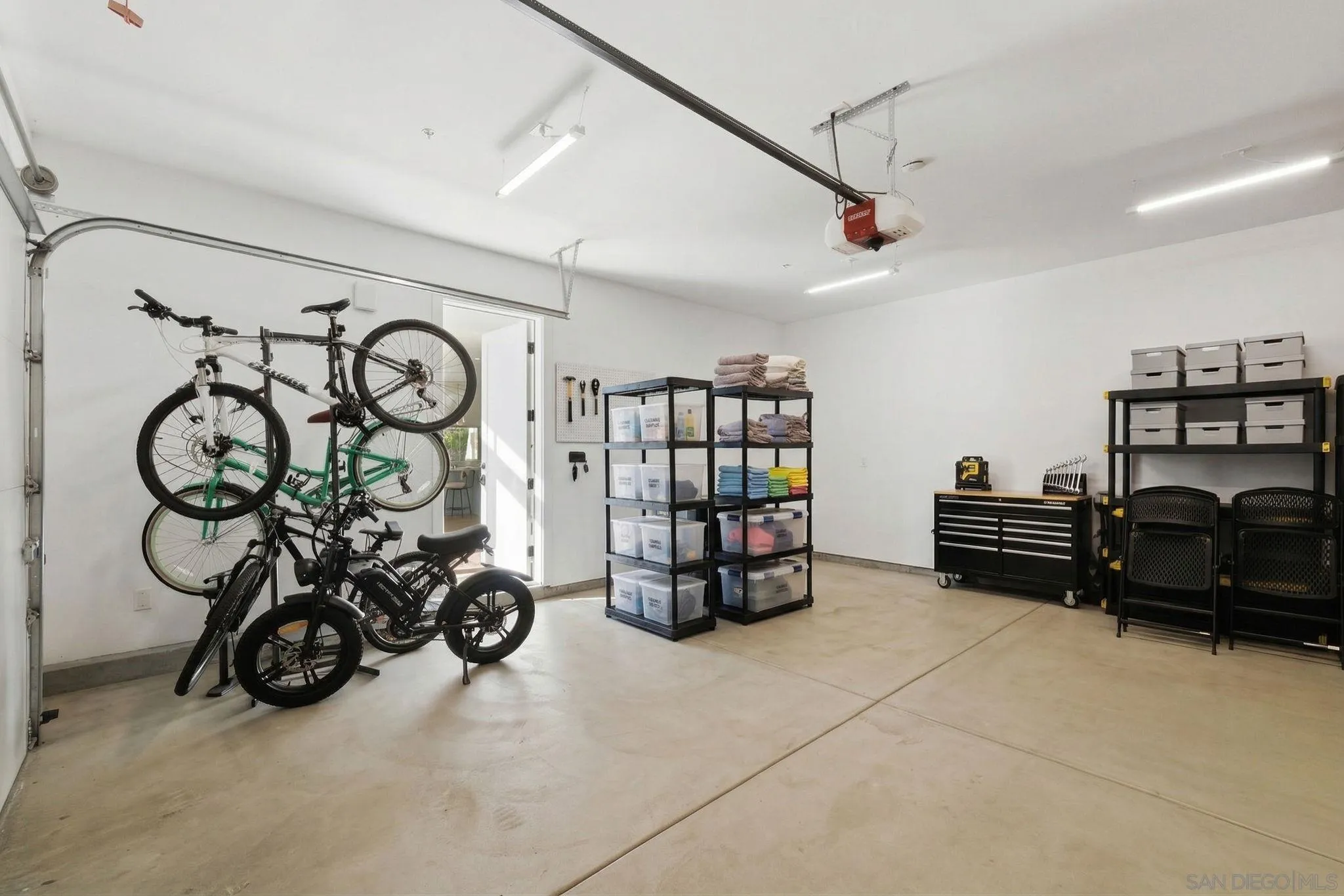 https://cdn.realtyfeed.com/cdn/127/260006868/6106bd7feb43c5872bfe1cdf269d4251.webp