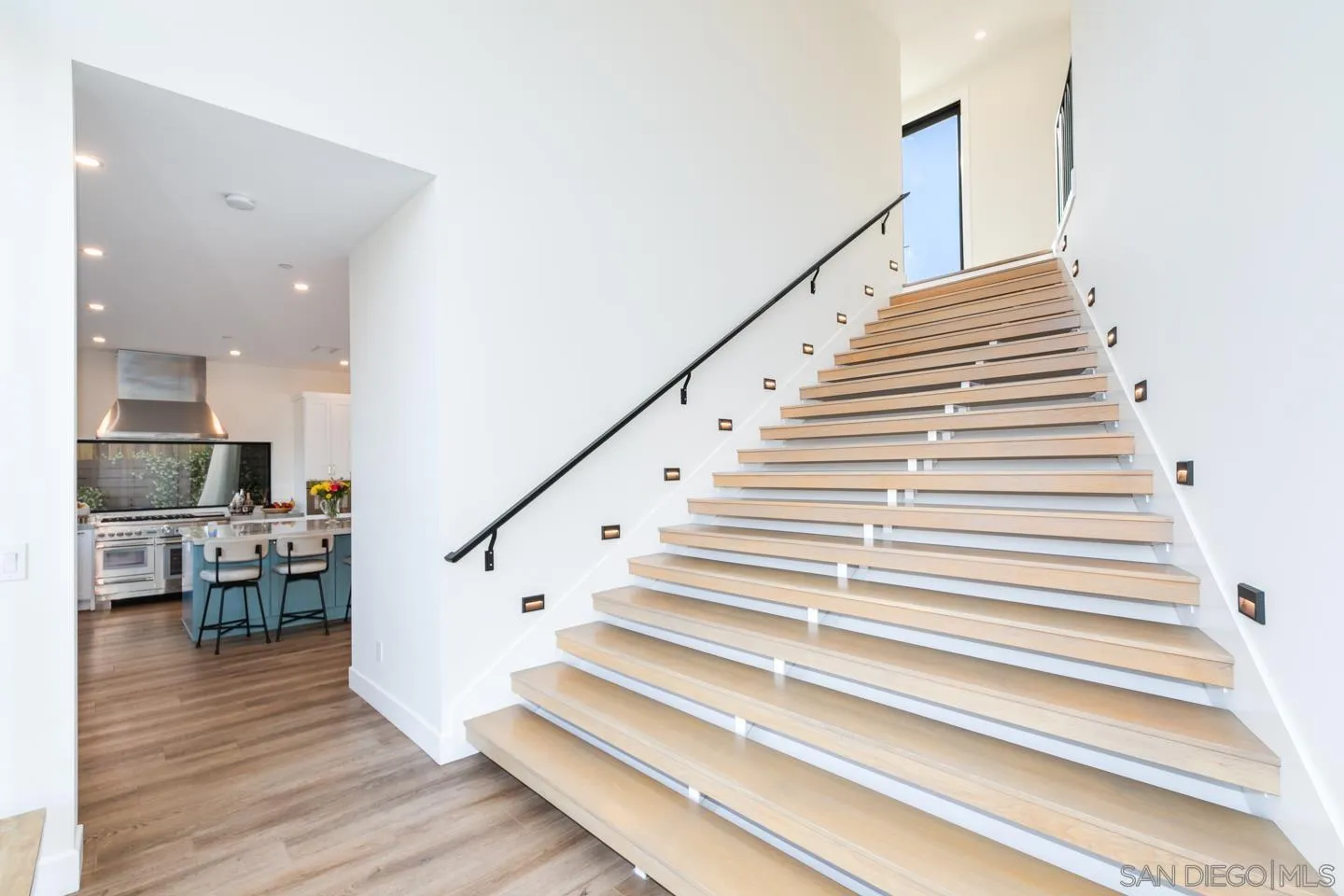 https://cdn.realtyfeed.com/cdn/127/260006868/bb9b3f7878736387c4840bb6a493c677.webp
