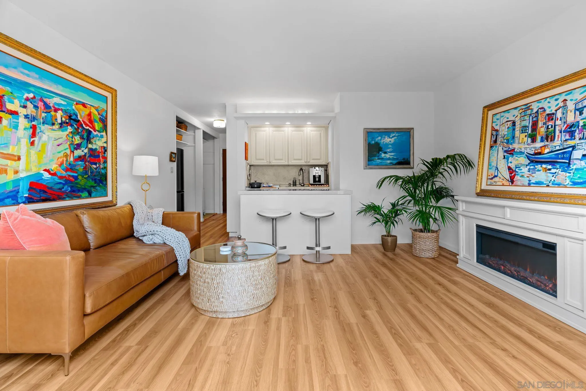 Photo #4: 260006873 Listing: Photo #4