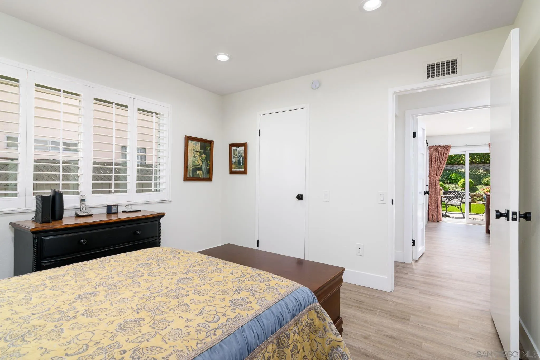 https://cdn.realtyfeed.com/cdn/127/260006884/06e56ba9dd573fb2759f46acb6b42443.webp