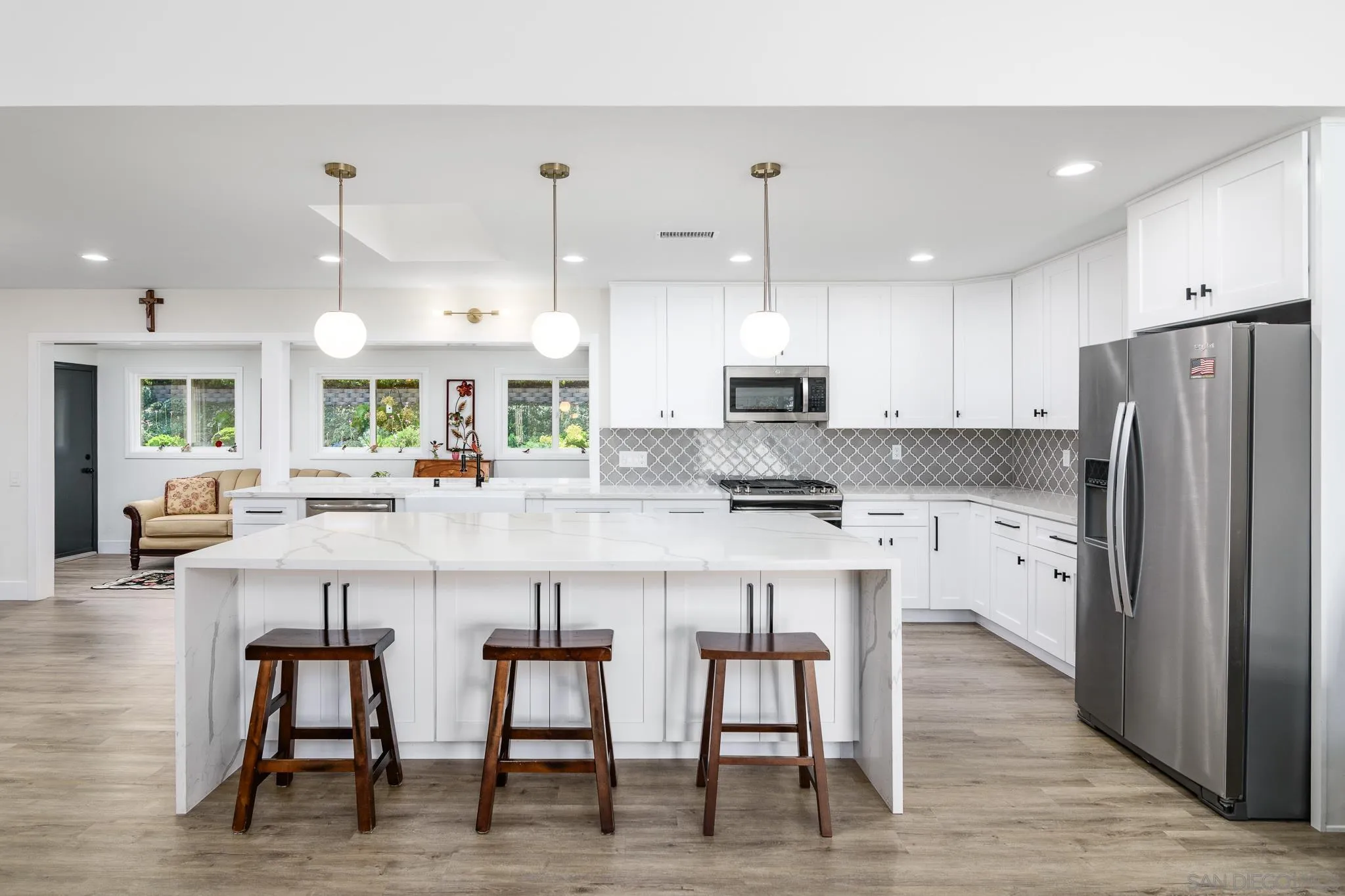 https://cdn.realtyfeed.com/cdn/127/260006884/122dd974615611d8a82de2e9fe00806d.webp