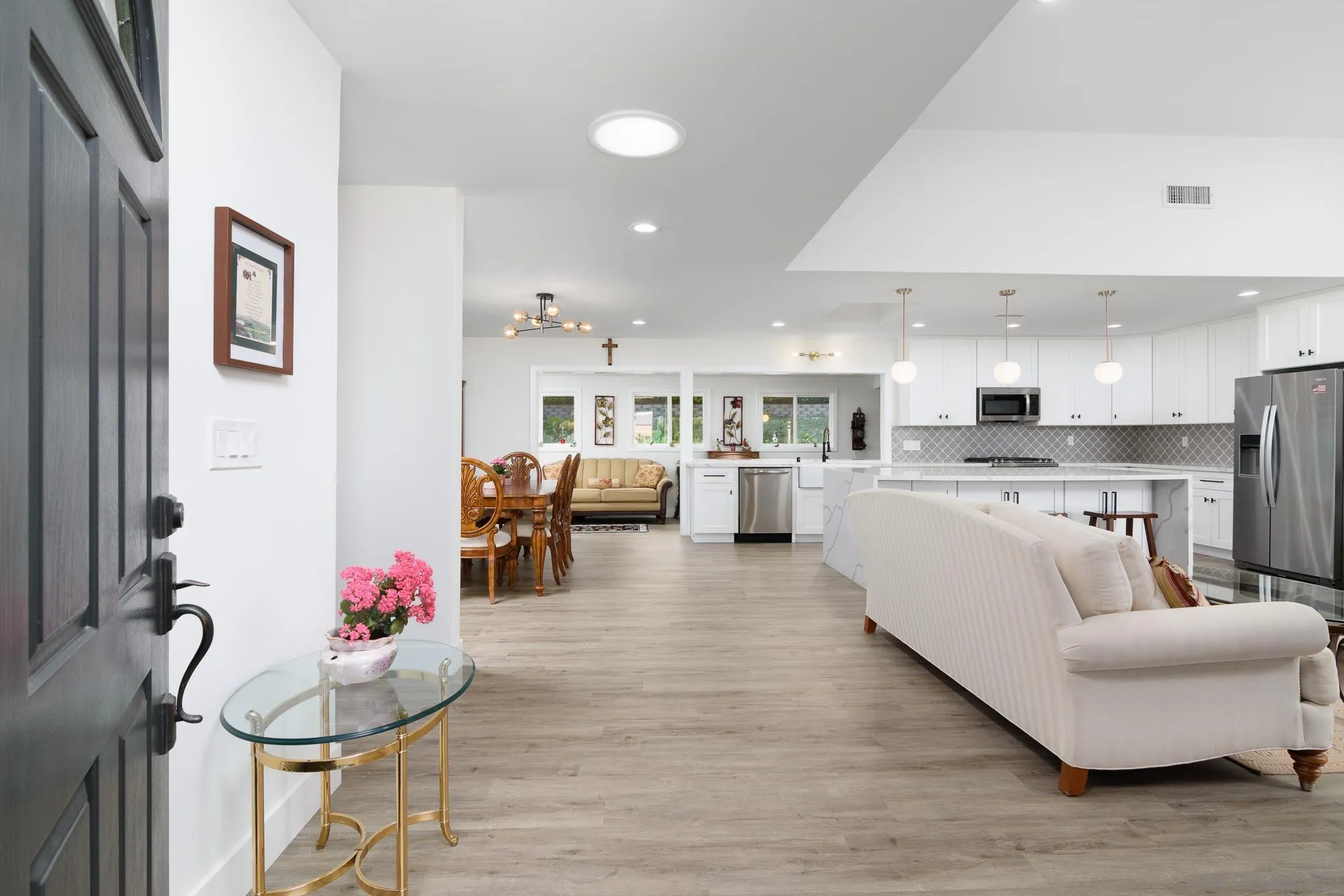 https://cdn.realtyfeed.com/cdn/127/260006884/3f4ce011e826ad69de1975c62e03ee66.webp