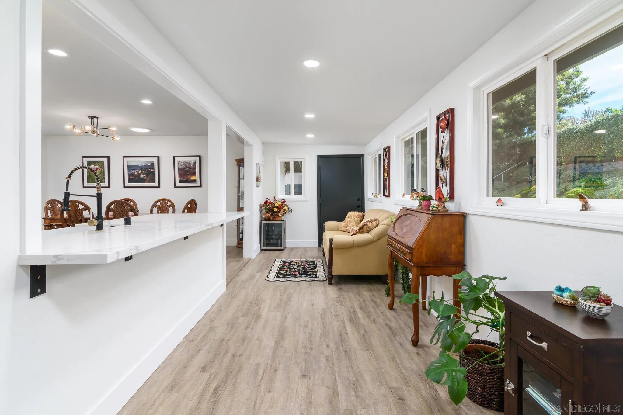 https://cdn.realtyfeed.com/cdn/127/260006884/9cff7858c0148a2b6d02b9245d6928ba.webp