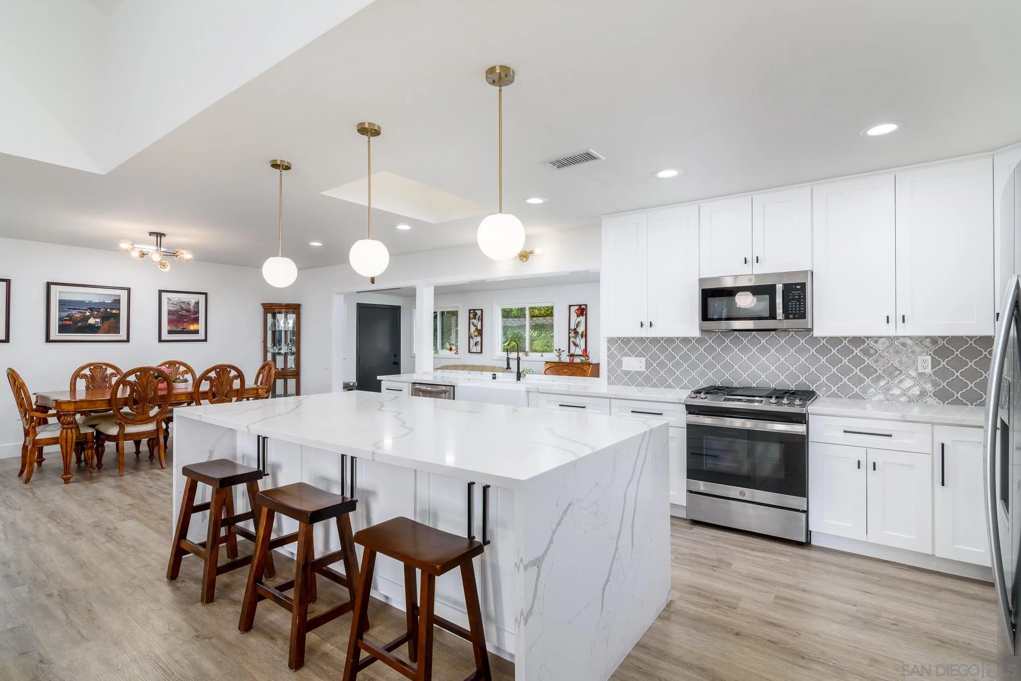 https://cdn.realtyfeed.com/cdn/127/260006884/d35709c6241be4a16453b0170edfee7c.webp