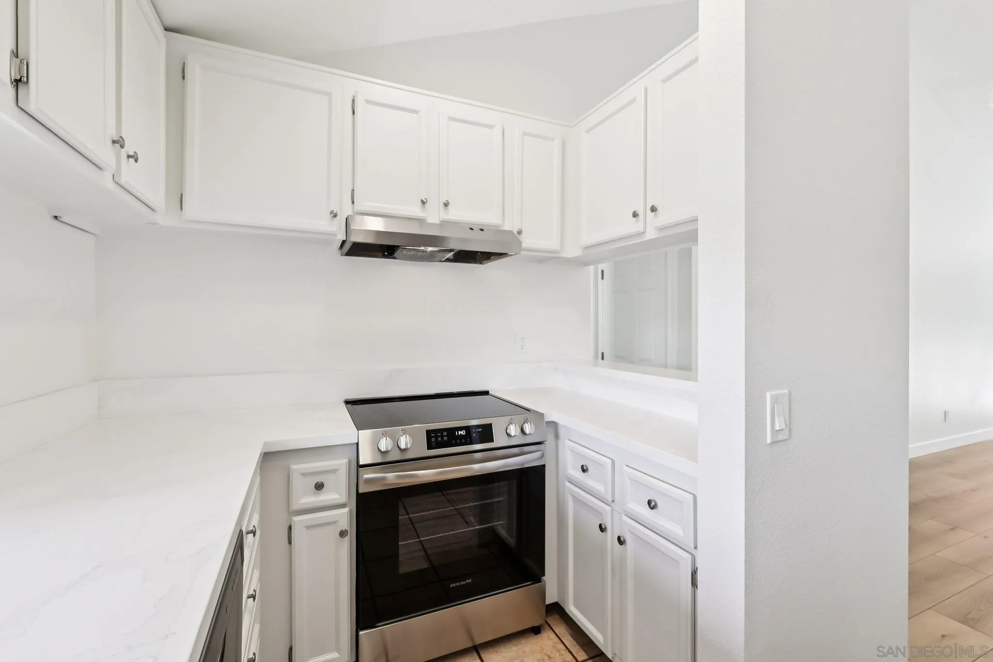 https://cdn.realtyfeed.com/cdn/127/260006885/09f798ebdf48e6b51802164102cc423f.webp