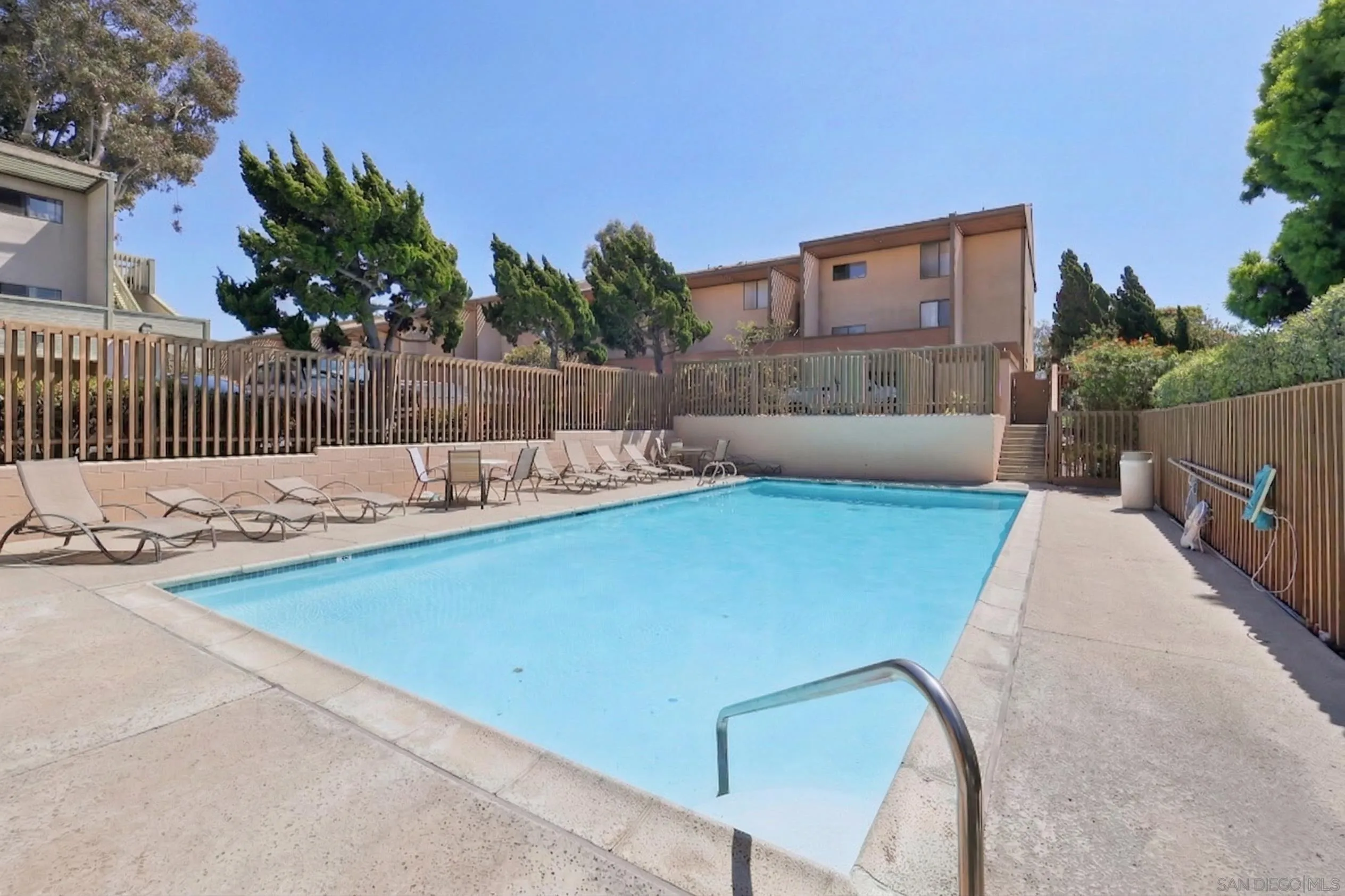 https://cdn.realtyfeed.com/cdn/127/260006885/10e9585b4b2662043240c40f6698a70b.webp