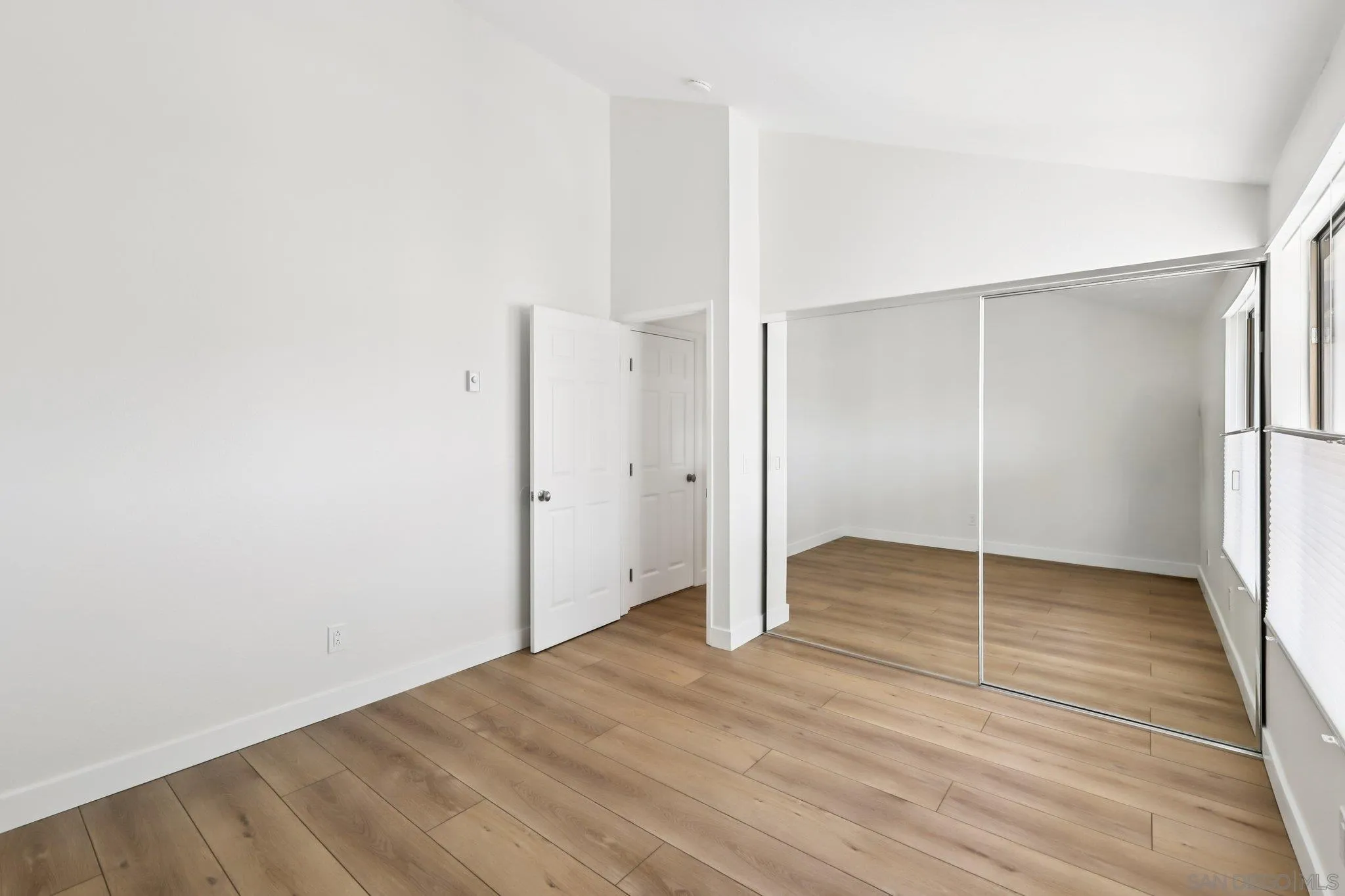 https://cdn.realtyfeed.com/cdn/127/260006885/32015f4ce6d9546fadb1f13d10fe44ed.webp