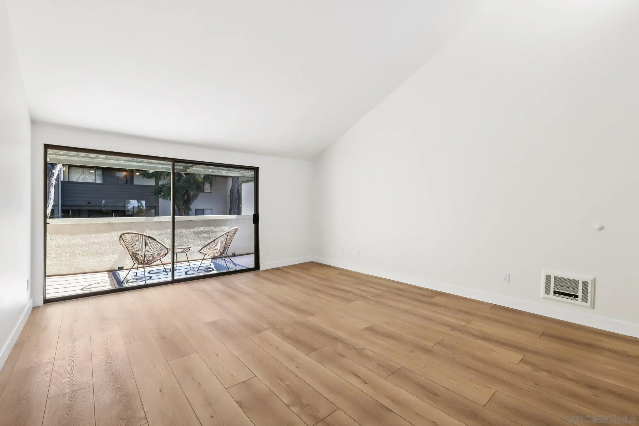 https://cdn.realtyfeed.com/cdn/127/260006885/33d686e08a8e506d396758626f7d5be5.webp