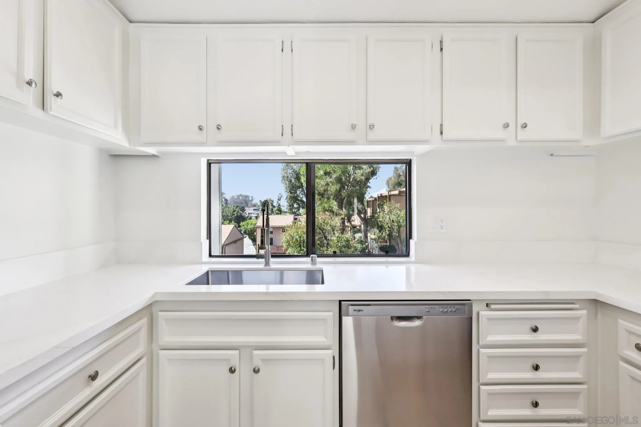 https://cdn.realtyfeed.com/cdn/127/260006885/7d62c8bf7899dfbaa7dbe9495b9260c3.webp