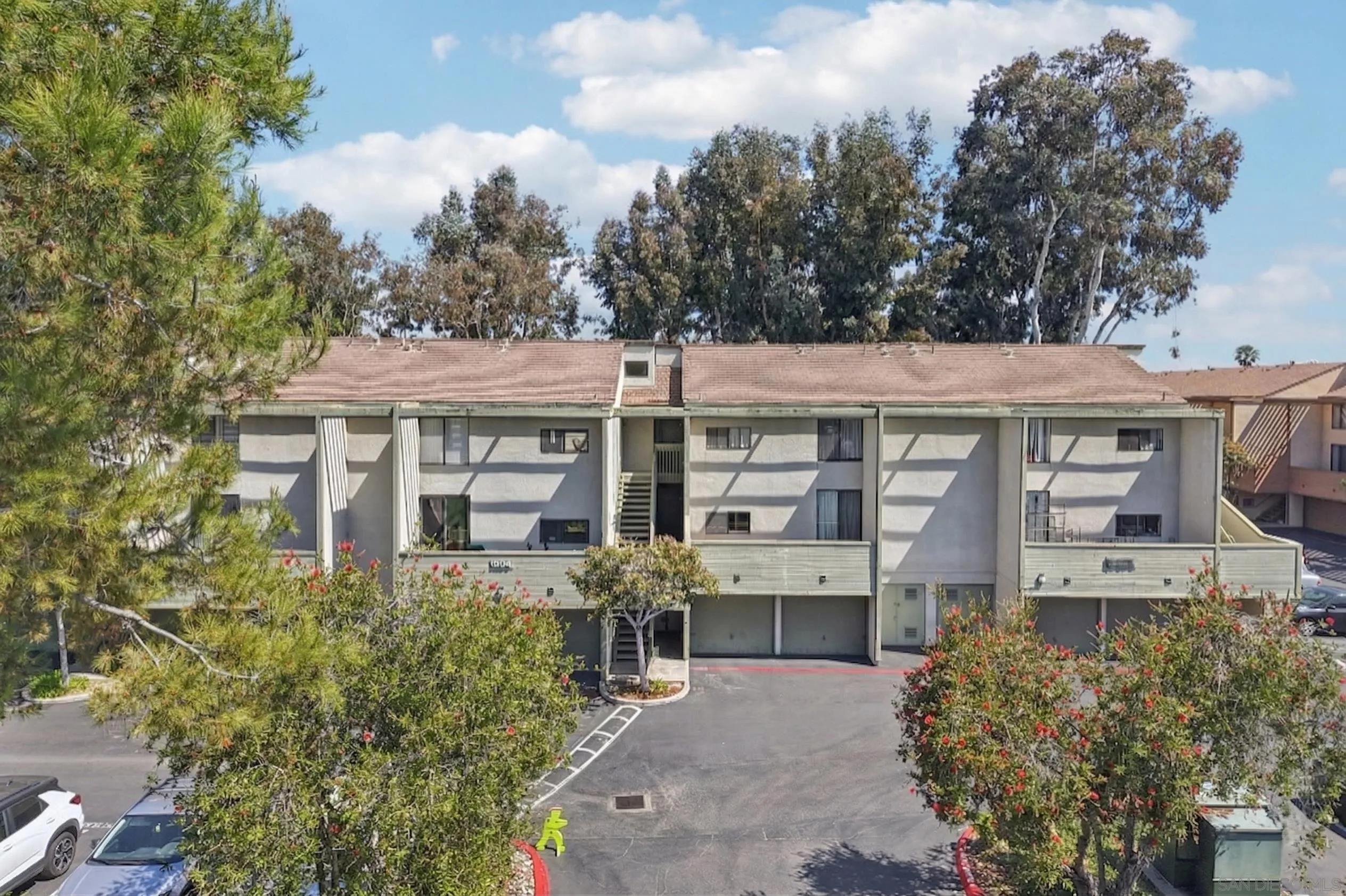 https://cdn.realtyfeed.com/cdn/127/260006885/8af8f40c9dd02bd99a4a3f280baac53c.webp