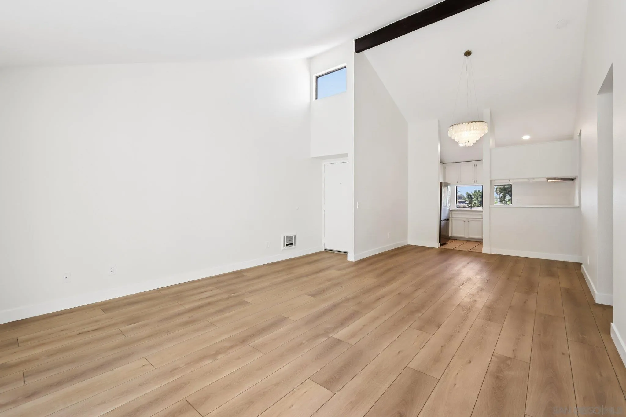 https://cdn.realtyfeed.com/cdn/127/260006885/92802e97c40a169068d1f064a1a92b39.webp