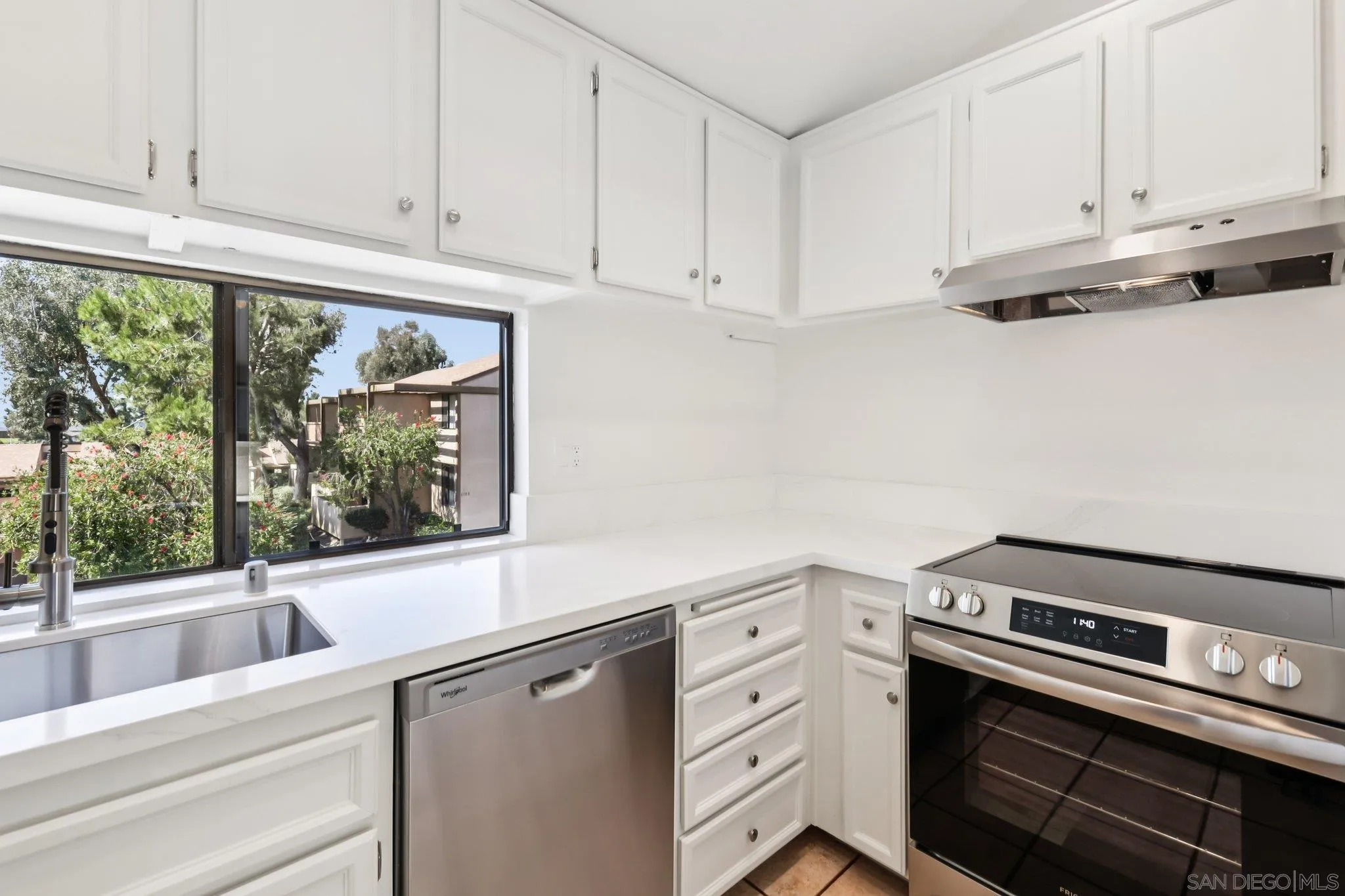https://cdn.realtyfeed.com/cdn/127/260006885/af0ca3dfa713857ef7f4aa8a0127c078.webp