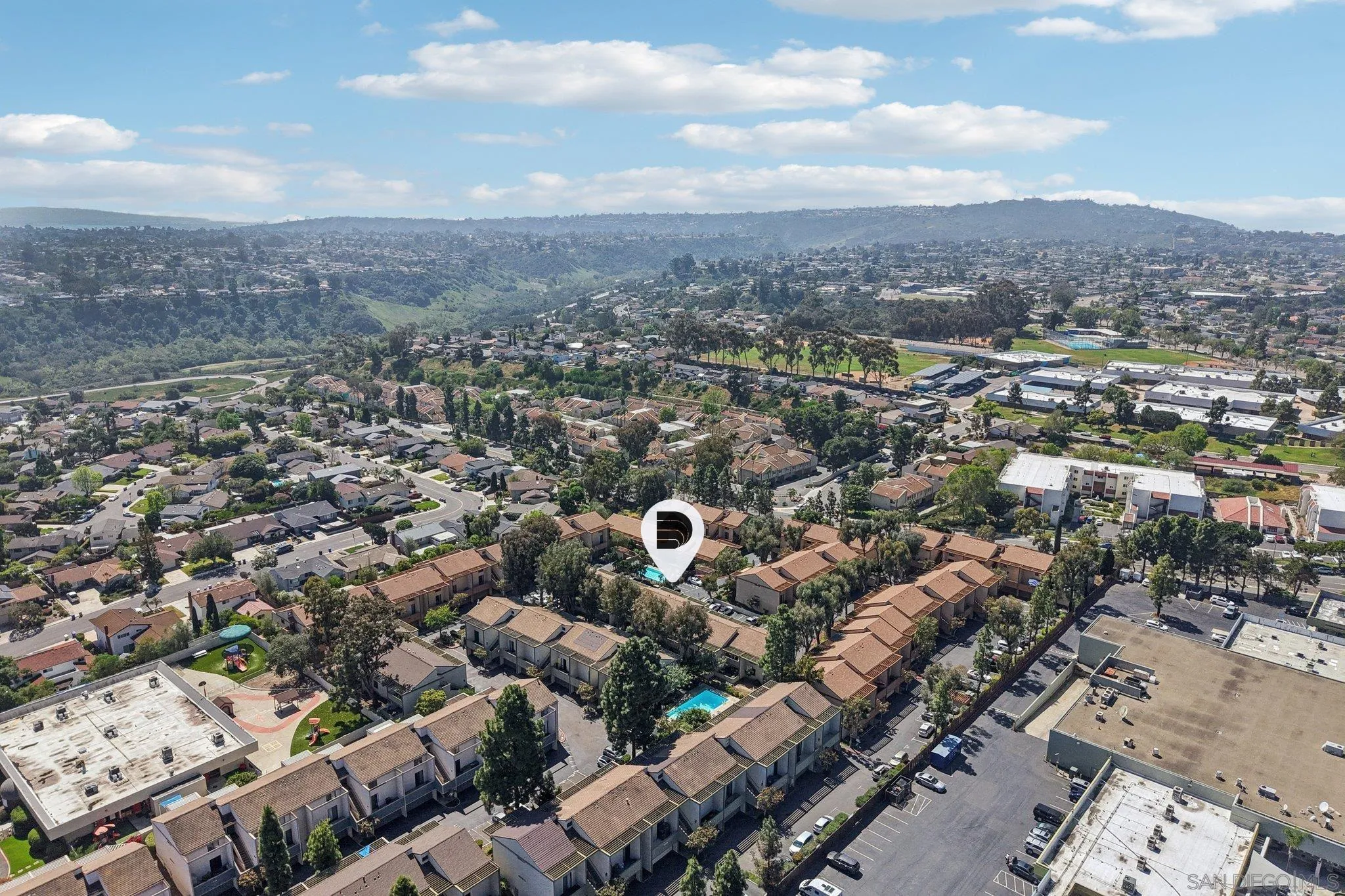 https://cdn.realtyfeed.com/cdn/127/260006885/b72233643400700265670bdc5171bb3d.webp