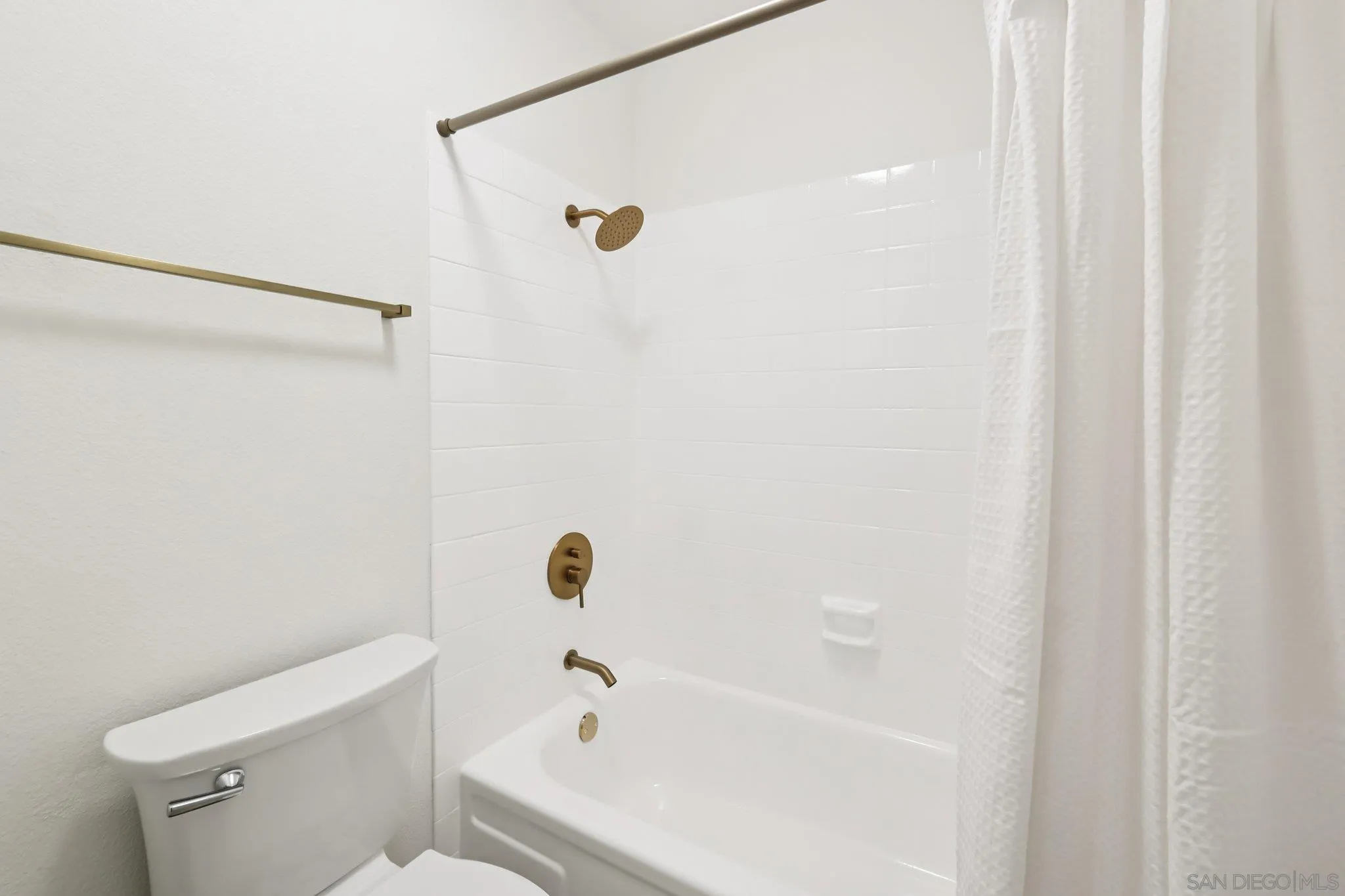 https://cdn.realtyfeed.com/cdn/127/260006885/e218fe62e824eaaa9f65f7582e6de7cd.webp