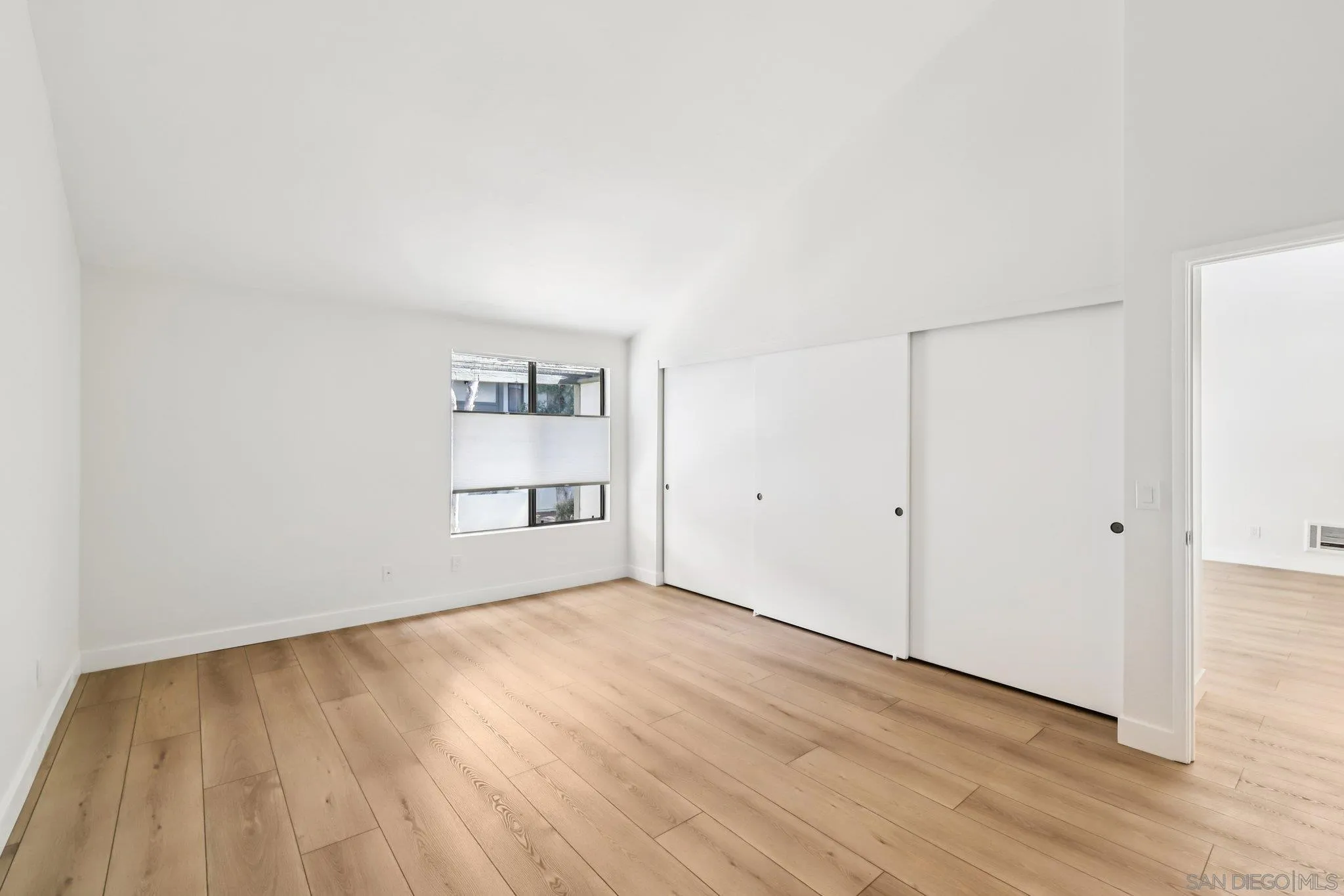 https://cdn.realtyfeed.com/cdn/127/260006885/f50e35d6d526bec9edd09db791f6e1b6.webp