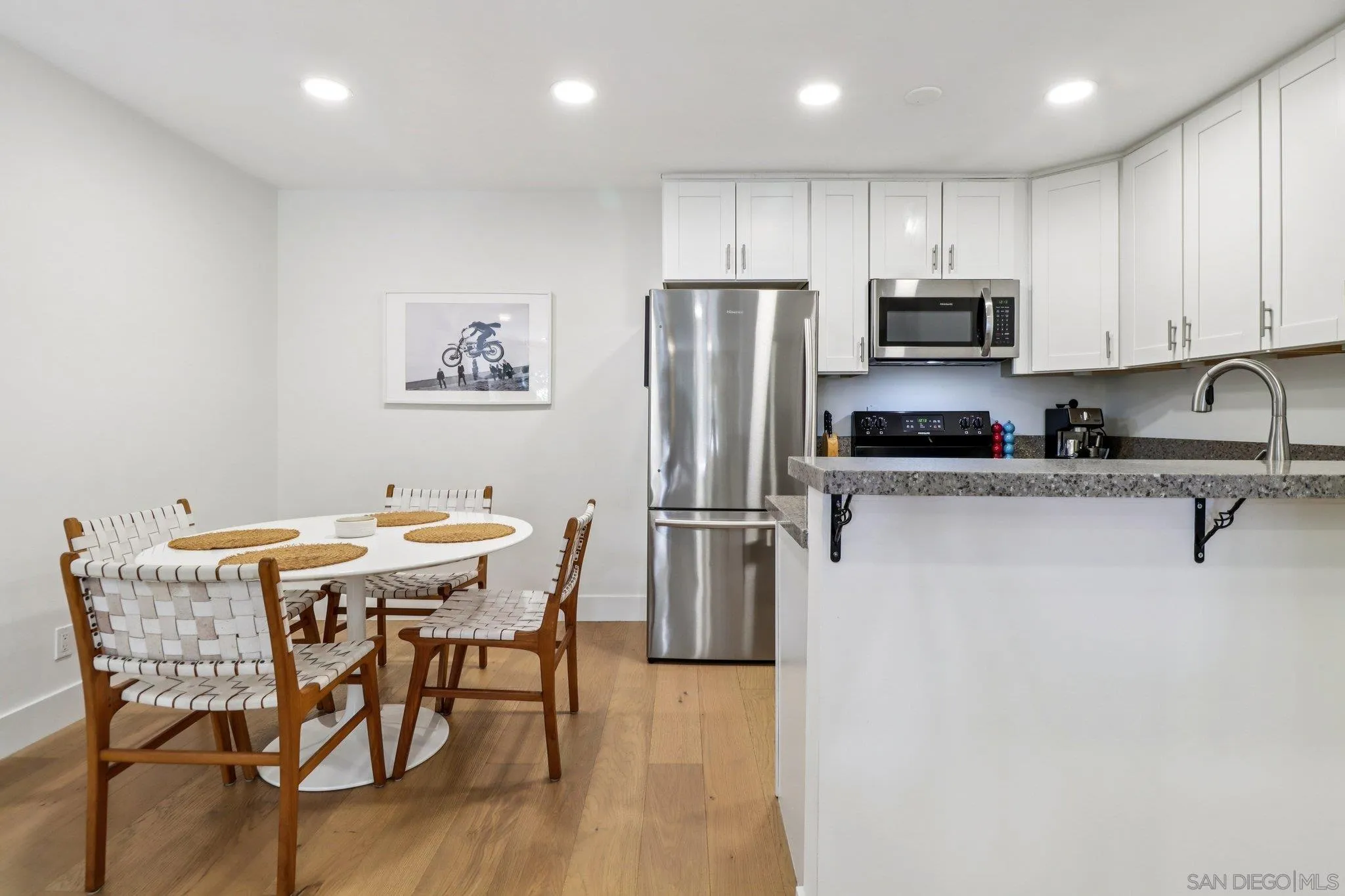 Photo #8: 260006890 Listing: Photo #8
