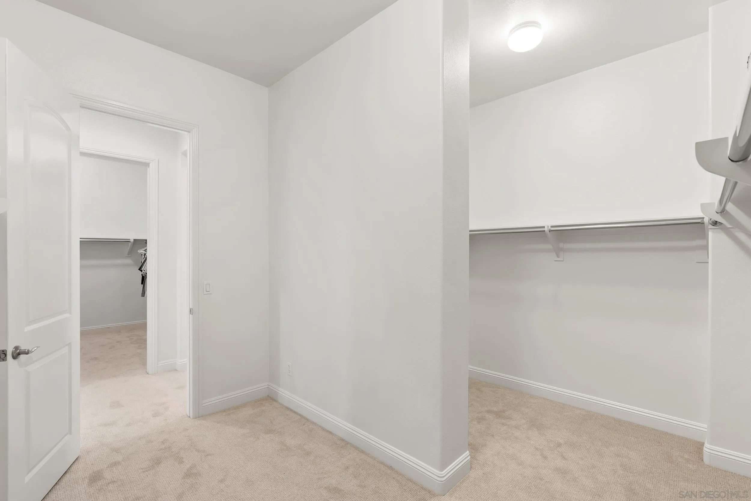 https://cdn.realtyfeed.com/cdn/127/260006893/1793d3bc833472dc9d99edc0680058ad.webp