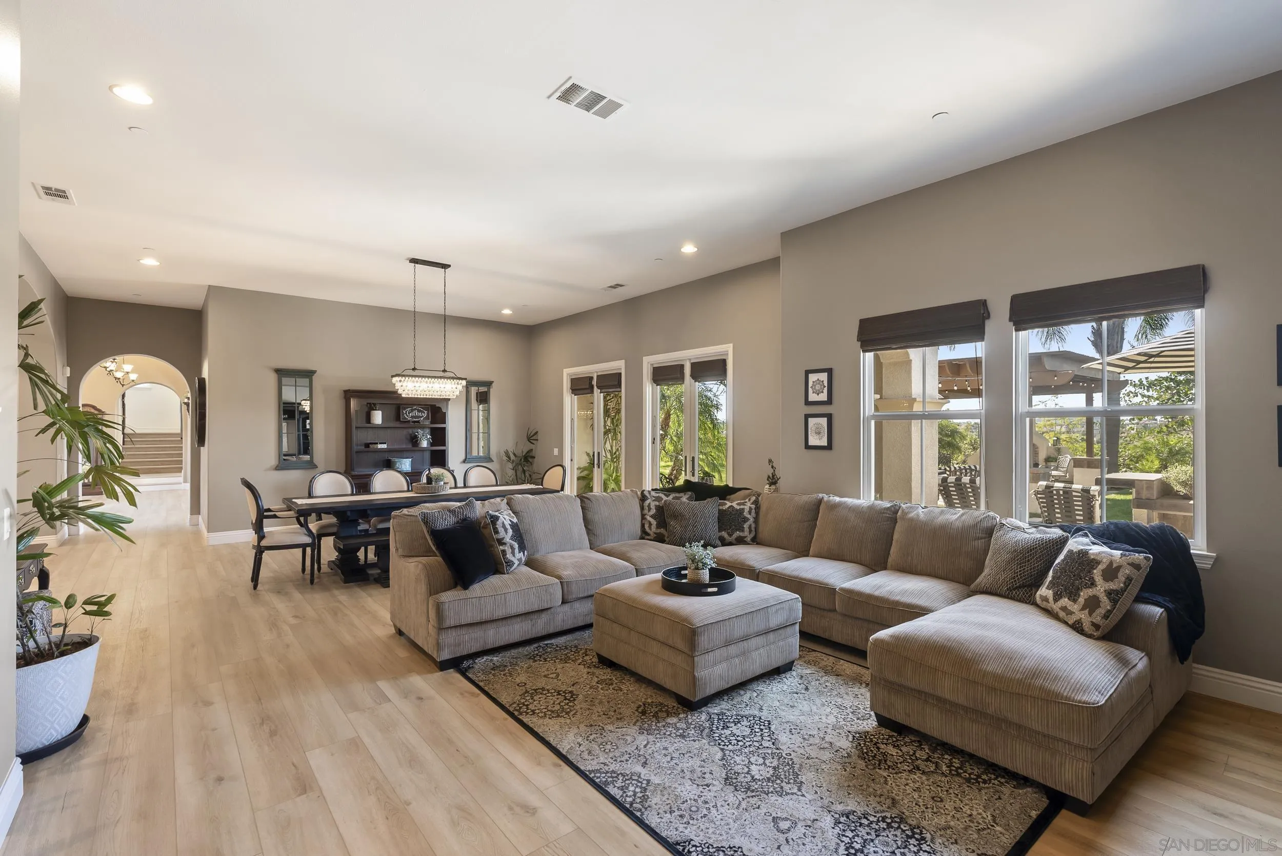 https://cdn.realtyfeed.com/cdn/127/260006893/5a768003cb1637085c855729fa651612.webp