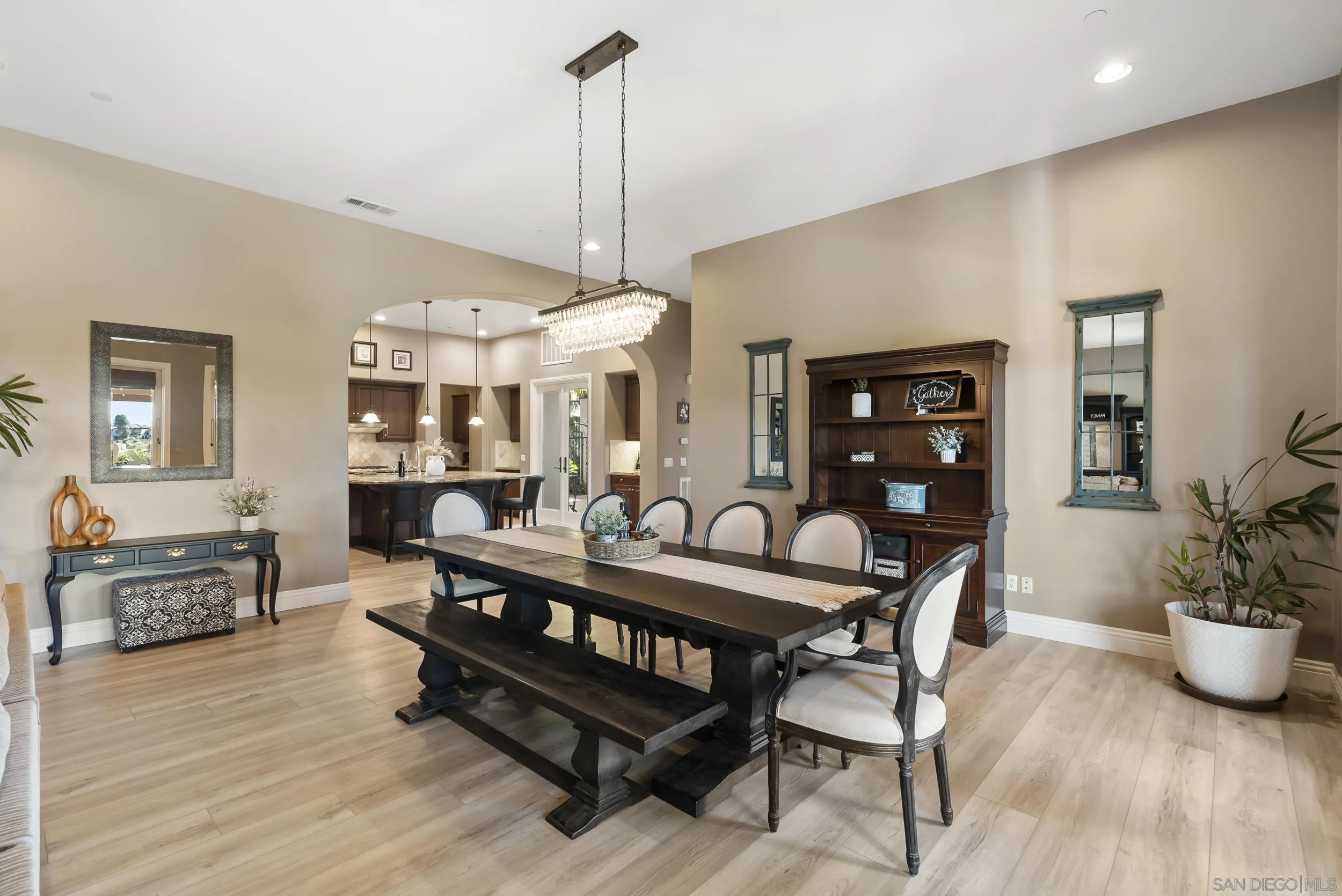 https://cdn.realtyfeed.com/cdn/127/260006893/703eca8ca45366195a60c716d0cb0047.webp