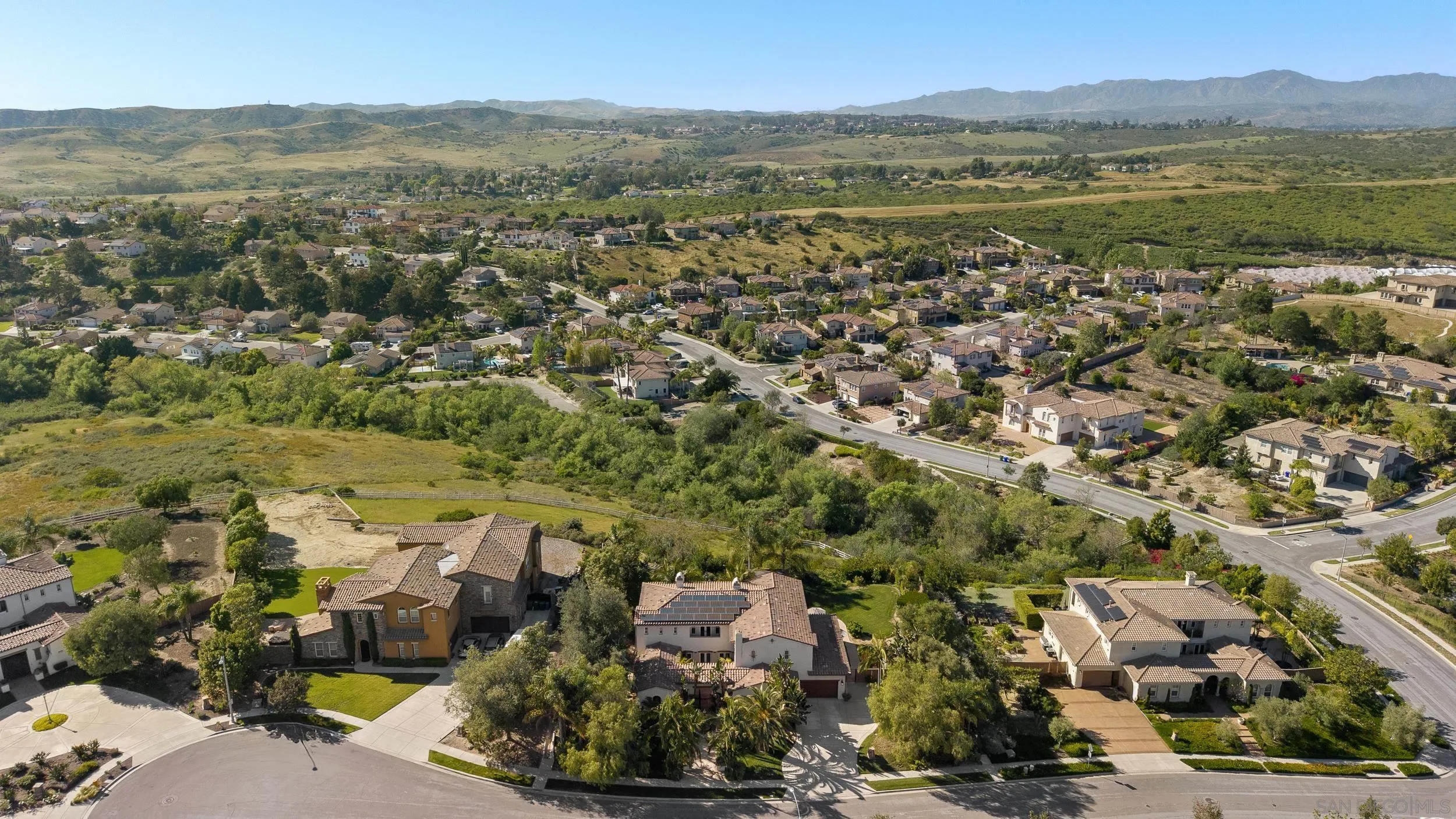 https://cdn.realtyfeed.com/cdn/127/260006893/a5b24400984b56ca75a647c5a7d3bc83.webp