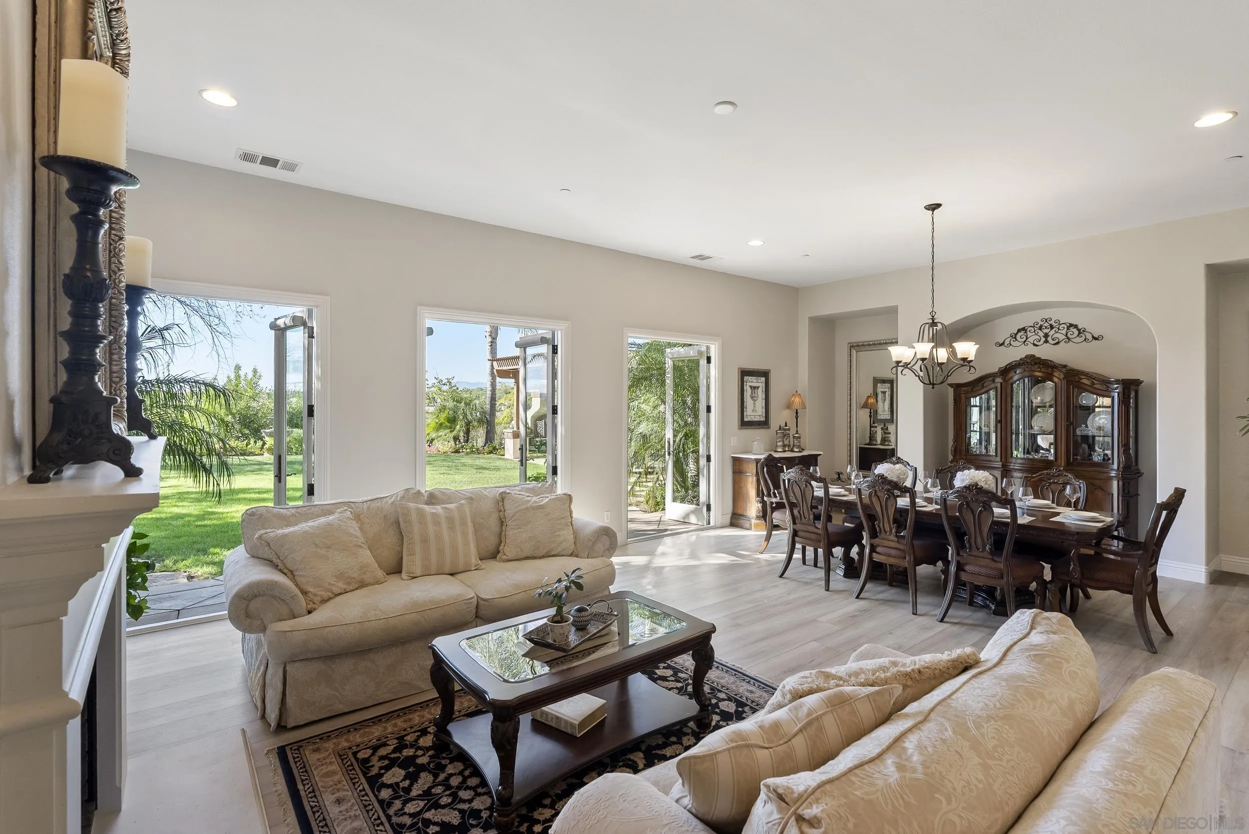 https://cdn.realtyfeed.com/cdn/127/260006893/b1ca8879309c4bb37946d4f087577946.webp