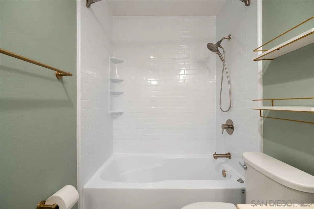 https://cdn.realtyfeed.com/cdn/127/260006894/7997a81831d86f608c5f94f1d100f274.webp