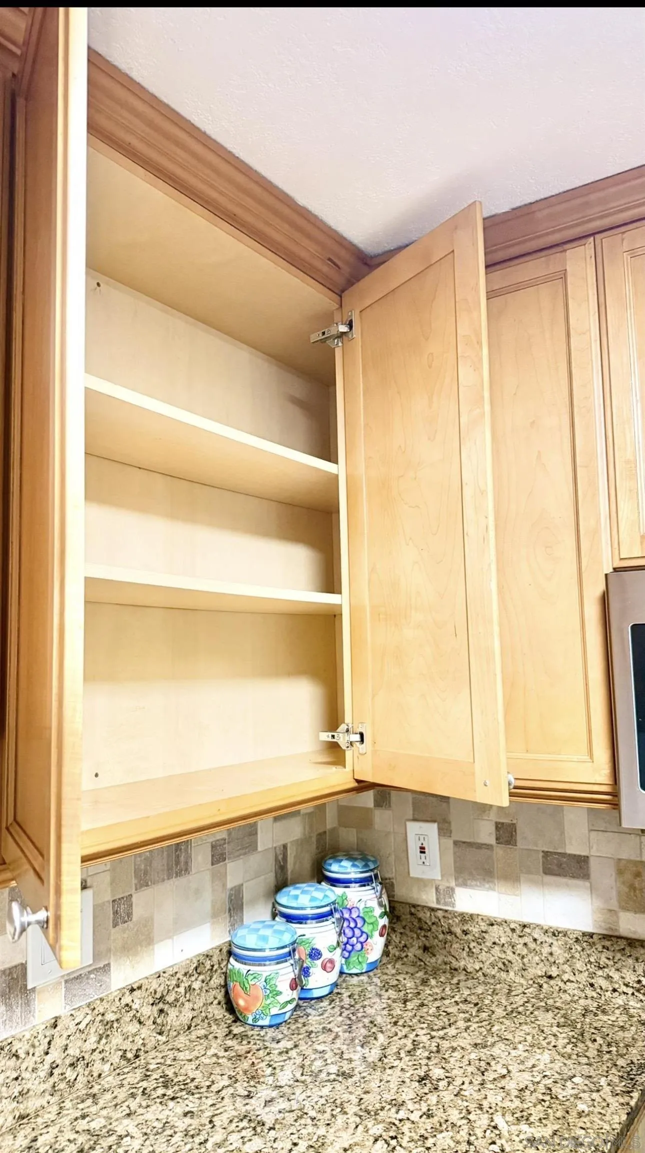 https://cdn.realtyfeed.com/cdn/127/260006899/9a79a0d77435cebc012105398490f18b.webp