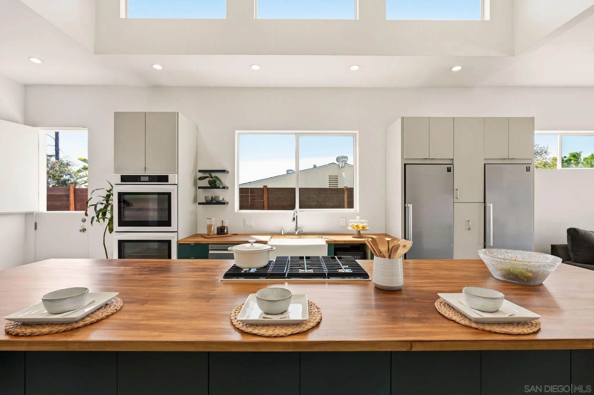https://cdn.realtyfeed.com/cdn/127/260006906/f611360fac376405d902536741d4852b.webp
