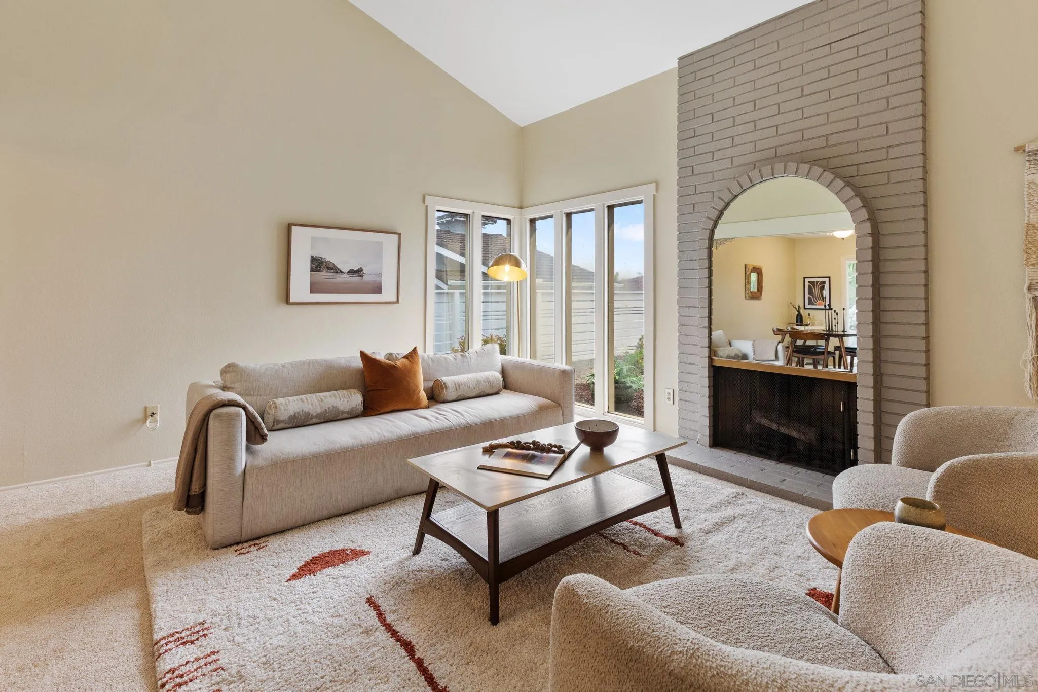 https://cdn.realtyfeed.com/cdn/127/260006908/5af2d6406ac95bd722ee2afab7967c21.webp