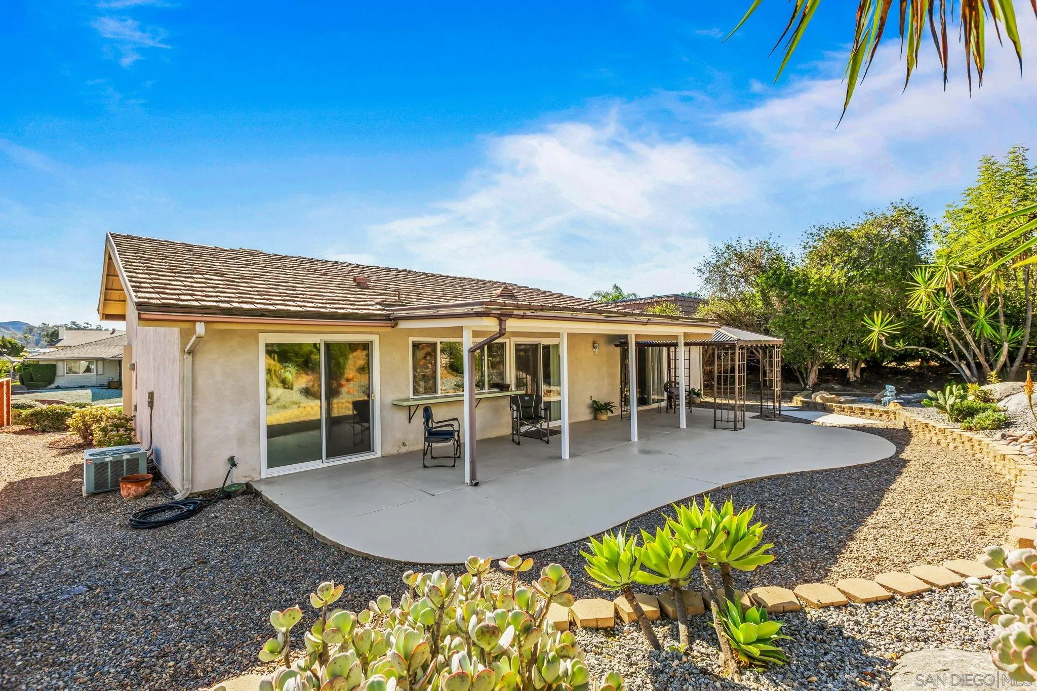 https://cdn.realtyfeed.com/cdn/127/260006908/8115479c2a3bd2b67424826d8dd95bfa.webp