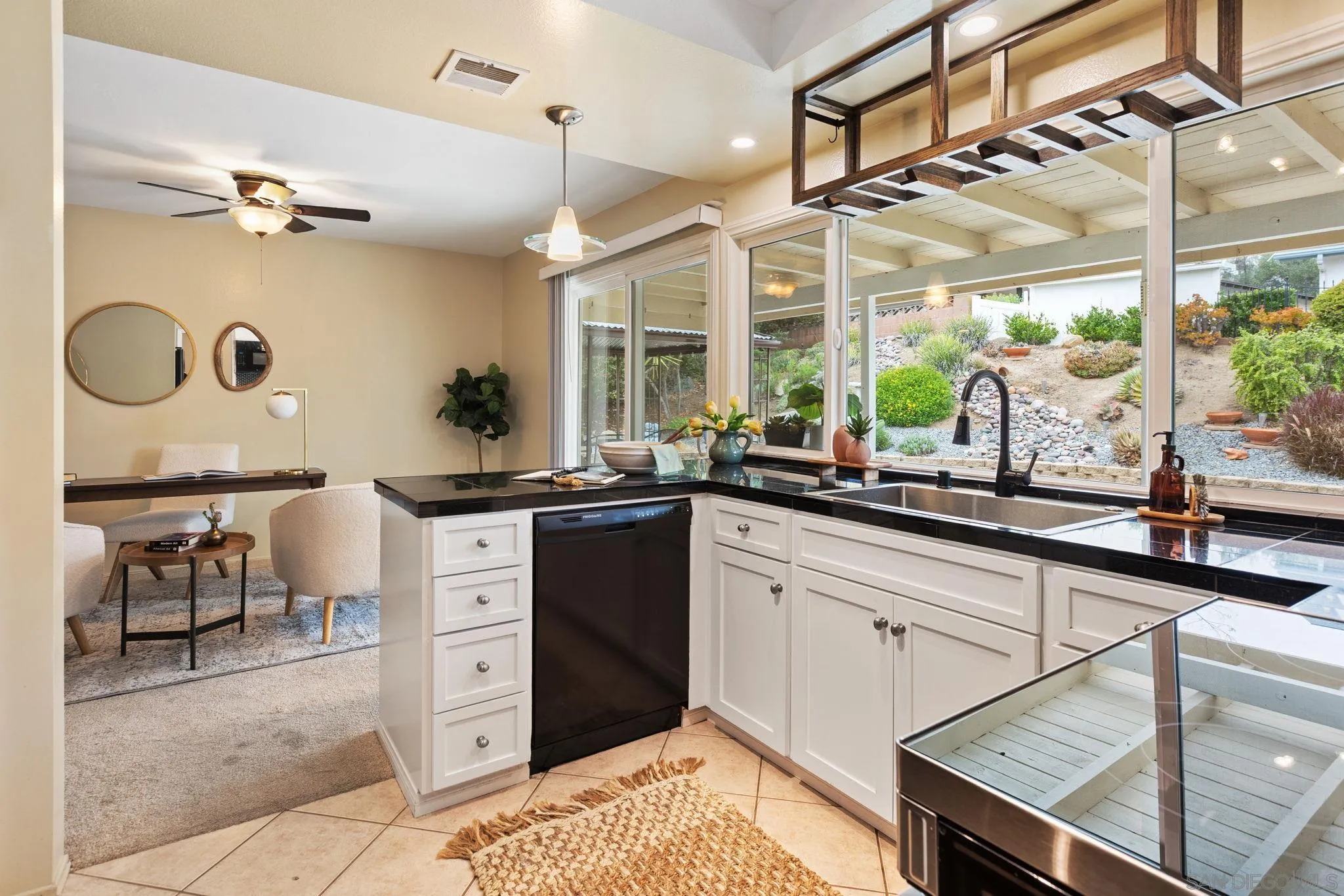 https://cdn.realtyfeed.com/cdn/127/260006908/8d05fedd7b7e0463019e6e89b20e5798.webp