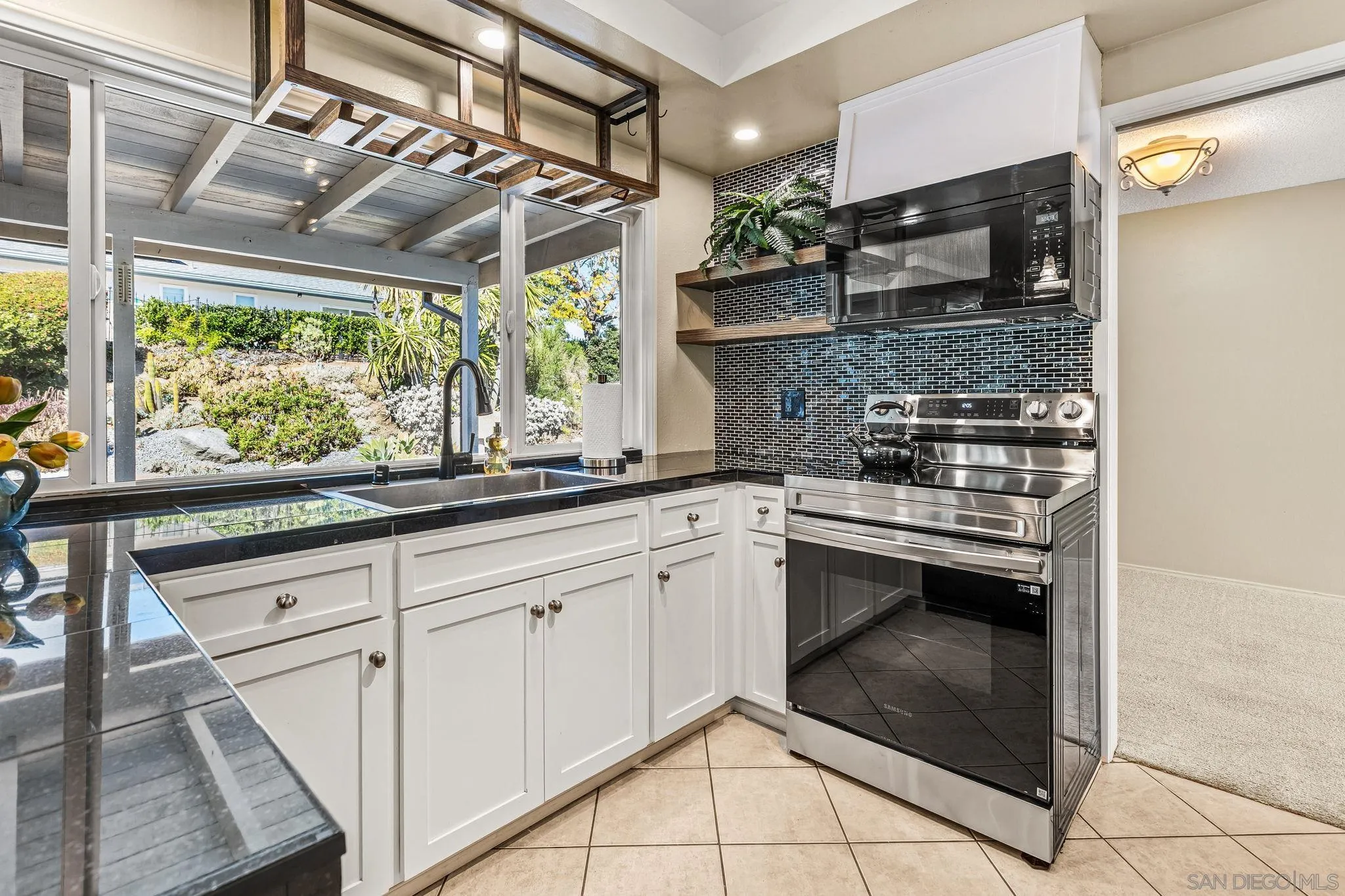 https://cdn.realtyfeed.com/cdn/127/260006908/97f5532c78e935af41adb1bb82b3dcff.webp