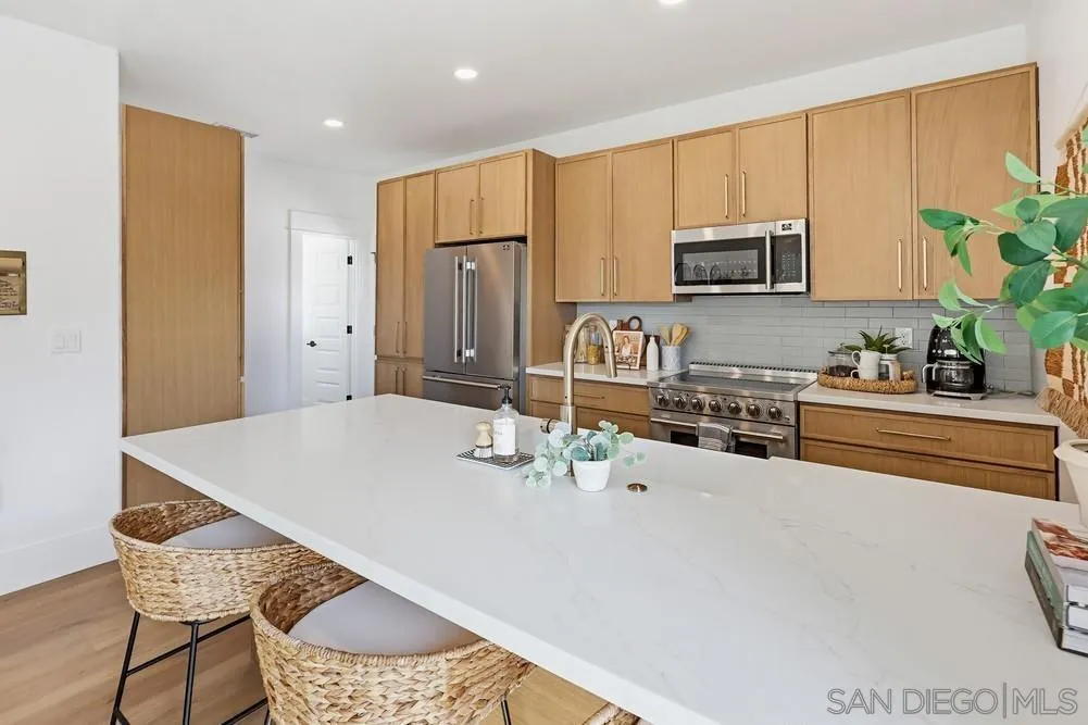 https://cdn.realtyfeed.com/cdn/127/260006915/40853ead052c1dd86671cbc070c7cb26.webp