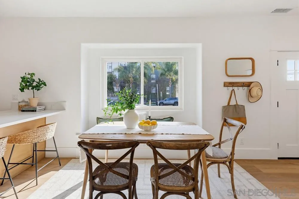 https://cdn.realtyfeed.com/cdn/127/260006915/aa8f7ebc365d544af570102a53ad25b9.webp