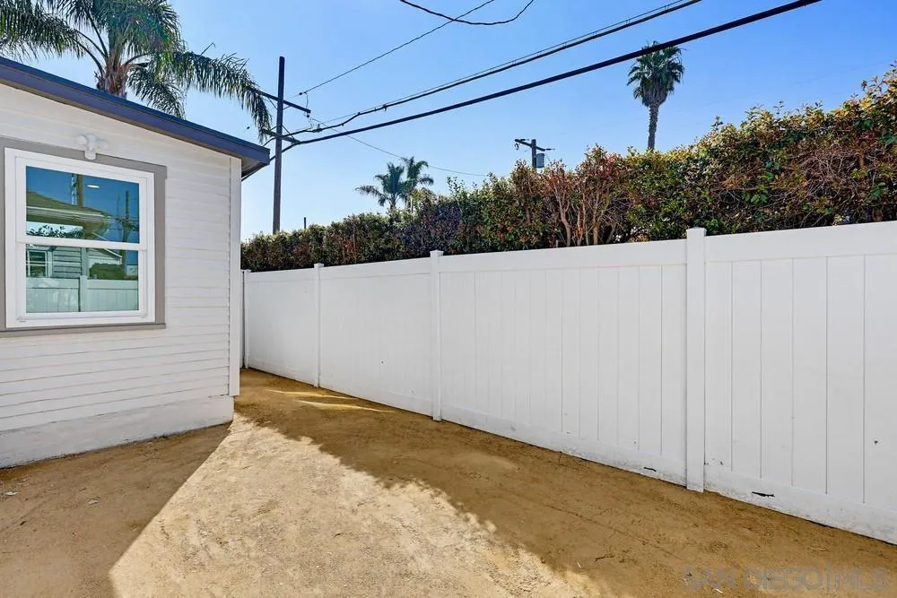 https://cdn.realtyfeed.com/cdn/127/260006915/b143d8898bdc73505bf12ccbb6e7e962.webp