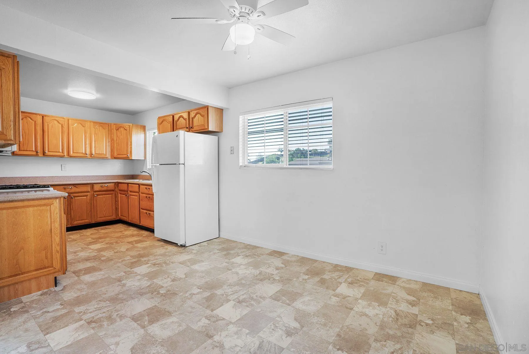 https://cdn.realtyfeed.com/cdn/127/260006920/75195a62661483e68a0a8bd2ba781853.webp
