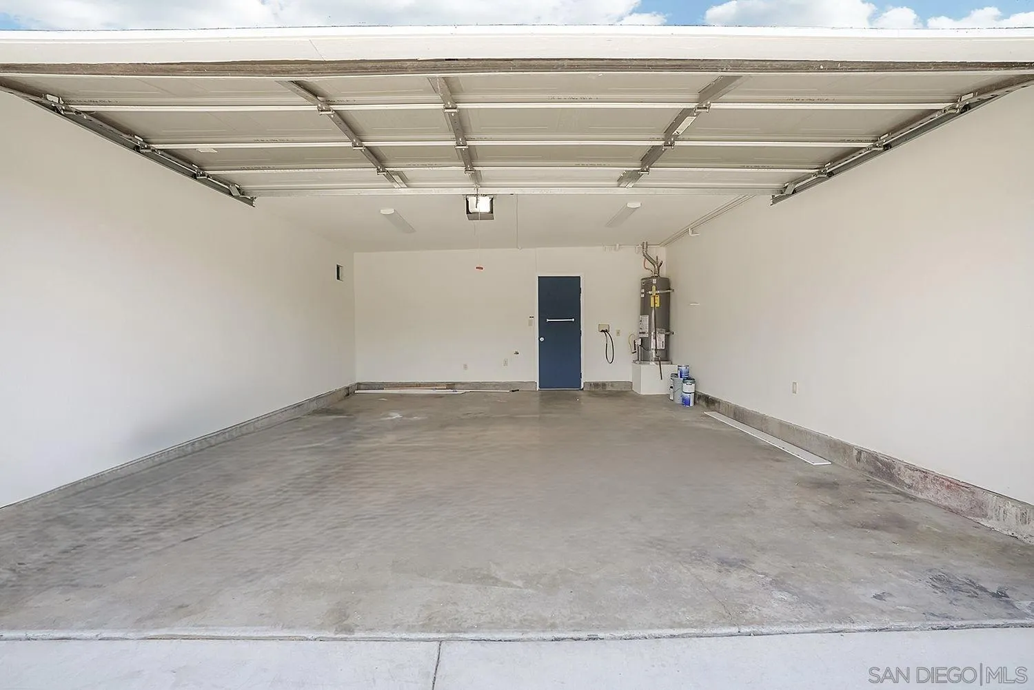 https://cdn.realtyfeed.com/cdn/127/260006920/8e786827736be25f54e8893034a3dd4a.webp
