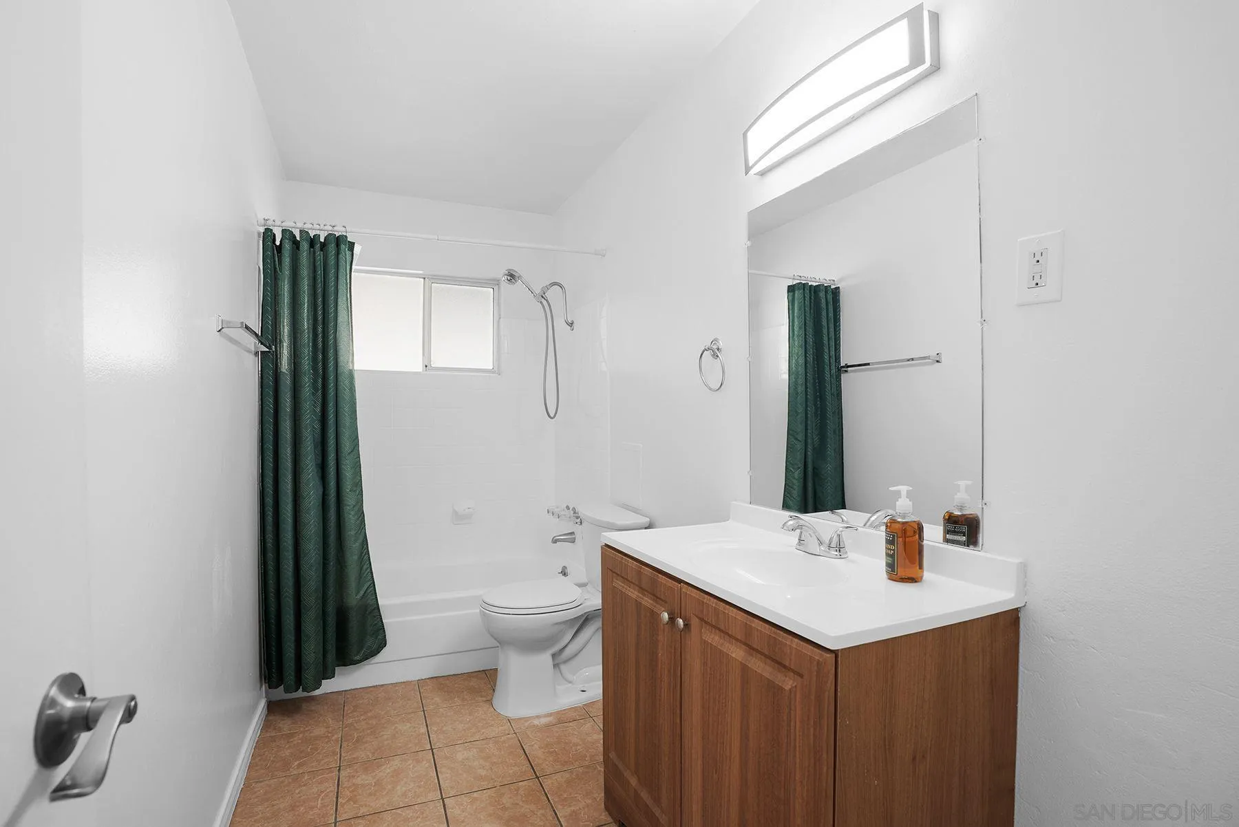 https://cdn.realtyfeed.com/cdn/127/260006920/9b0ae84ed984f31e2b00515742739471.webp