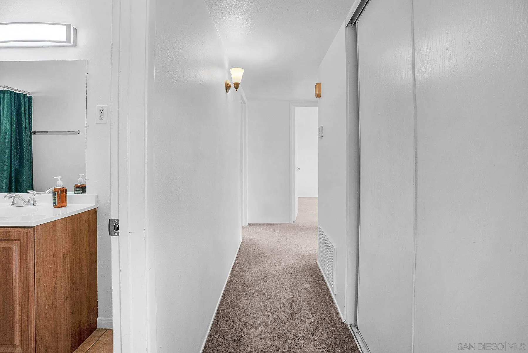 https://cdn.realtyfeed.com/cdn/127/260006920/aced876e8d46037c416c15593776aa17.webp
