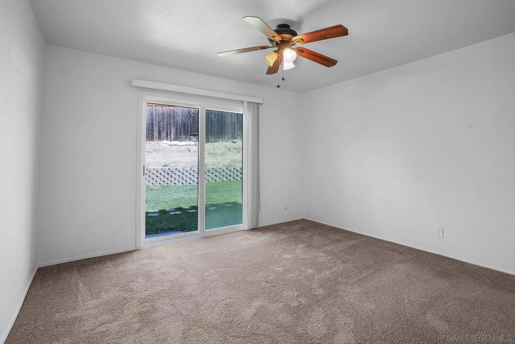 https://cdn.realtyfeed.com/cdn/127/260006920/c8423bbb1e121e0e0cde72b947977913.webp